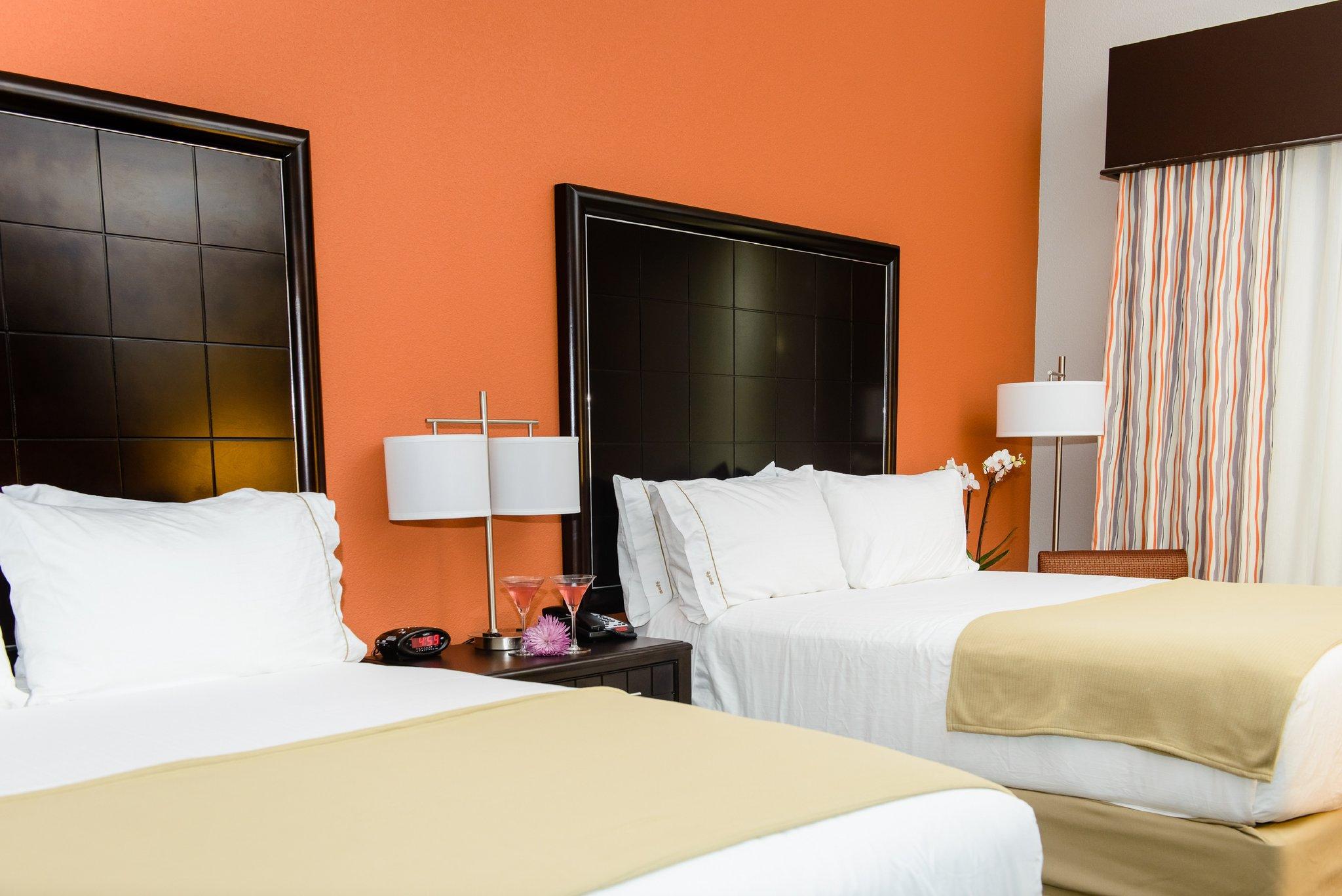Holiday Inn Express & Suites Austin NW - Arboretum Area