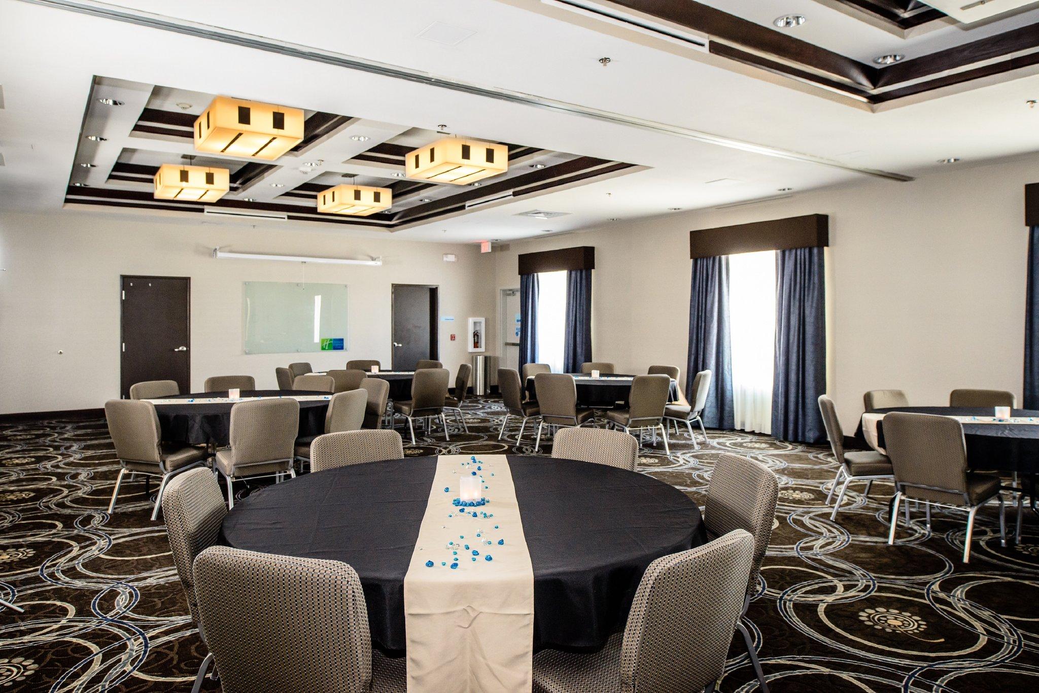 Holiday Inn Express & Suites Austin NW - Arboretum Area