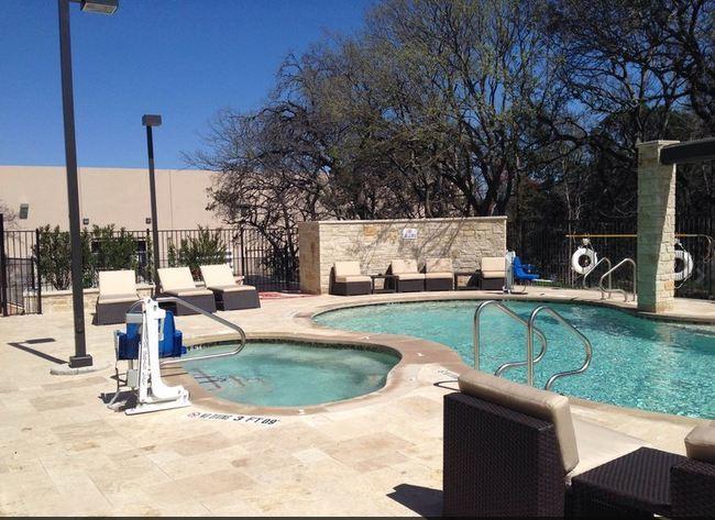 Holiday Inn Express & Suites Austin NW - Arboretum Area