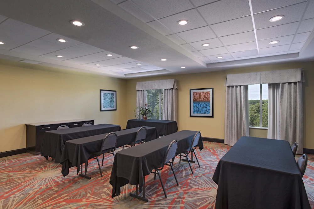 Holiday Inn Express & Suites Austin NW - Four Points