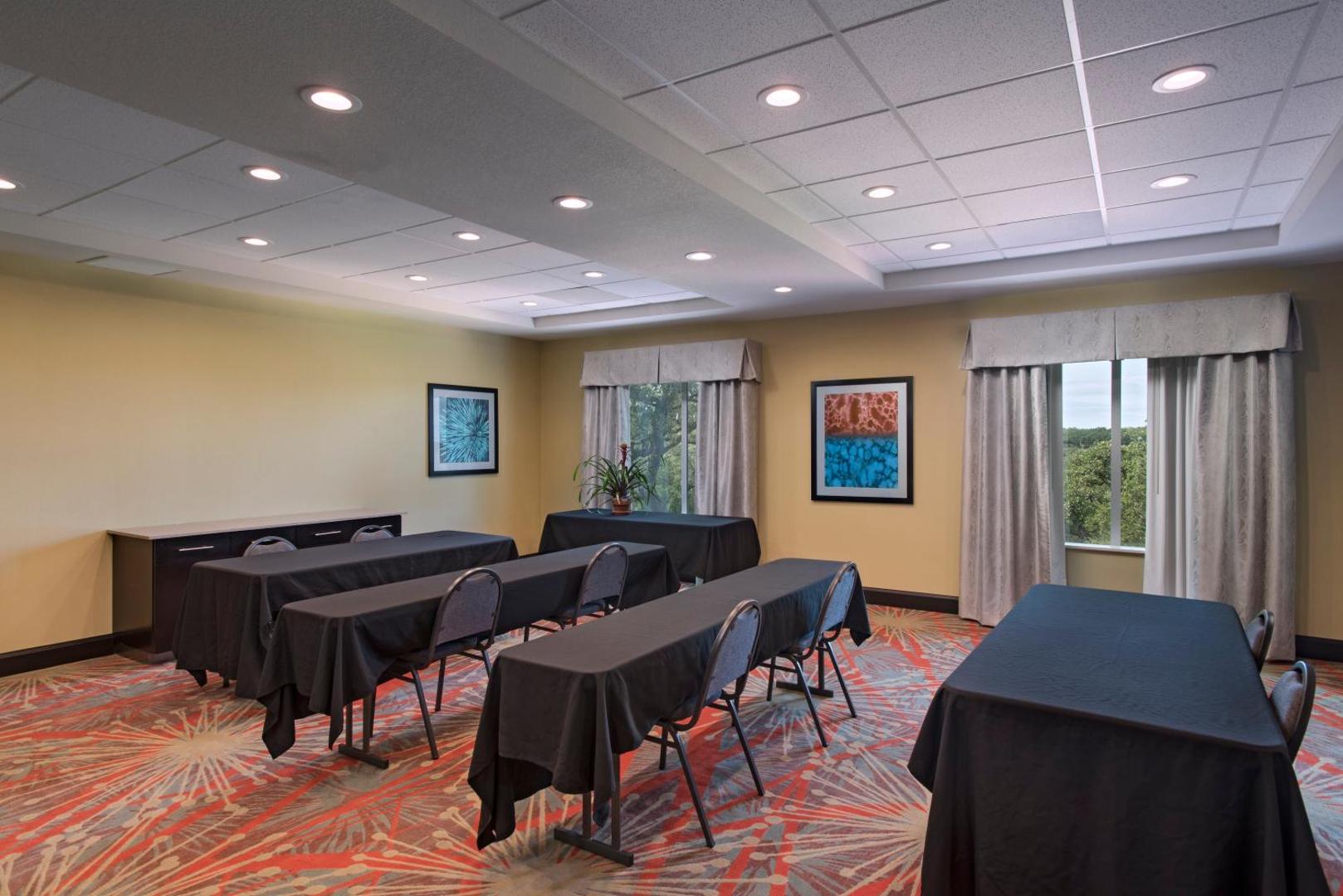 Holiday Inn Express & Suites Austin NW - Four Points