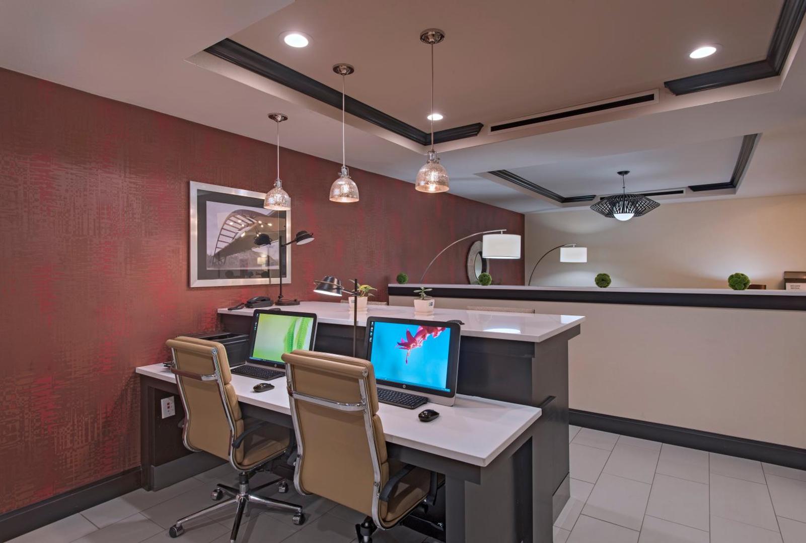 Holiday Inn Express & Suites Austin NW - Four Points