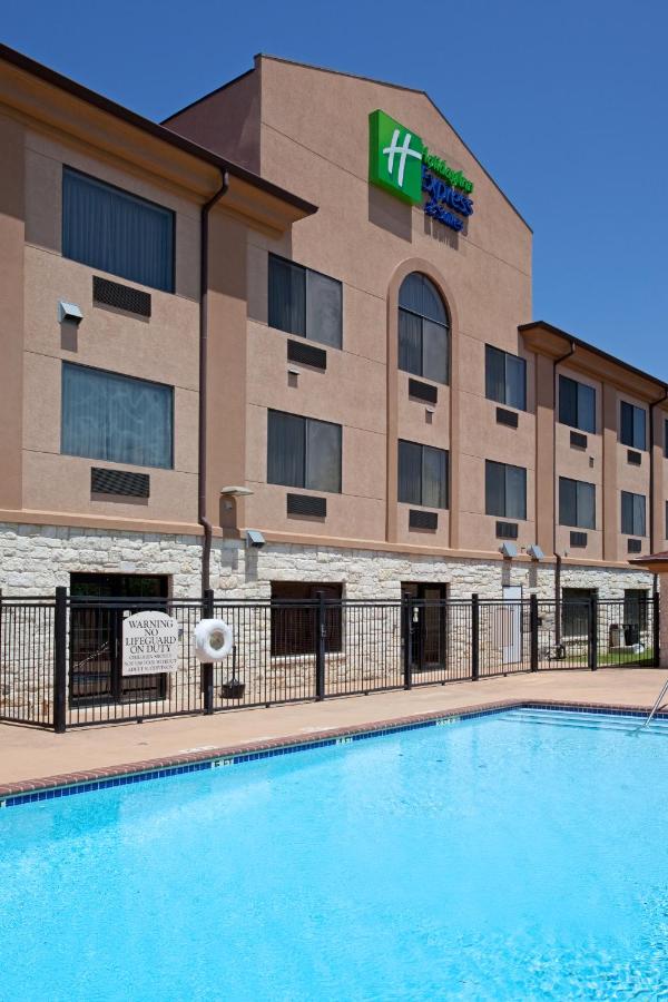 Holiday Inn Express & Suites Austin-(Nw) Hwy 620 & 183