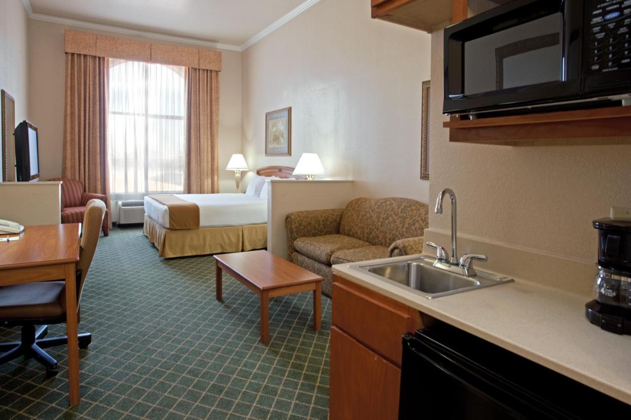Holiday Inn Express & Suites Austin-(Nw) Hwy 620 & 183