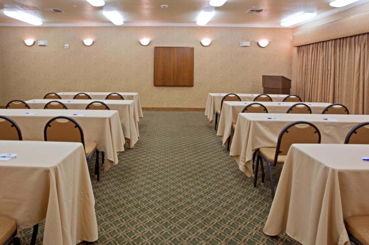 Holiday Inn Express & Suites Austin-(Nw) Hwy 620 & 183