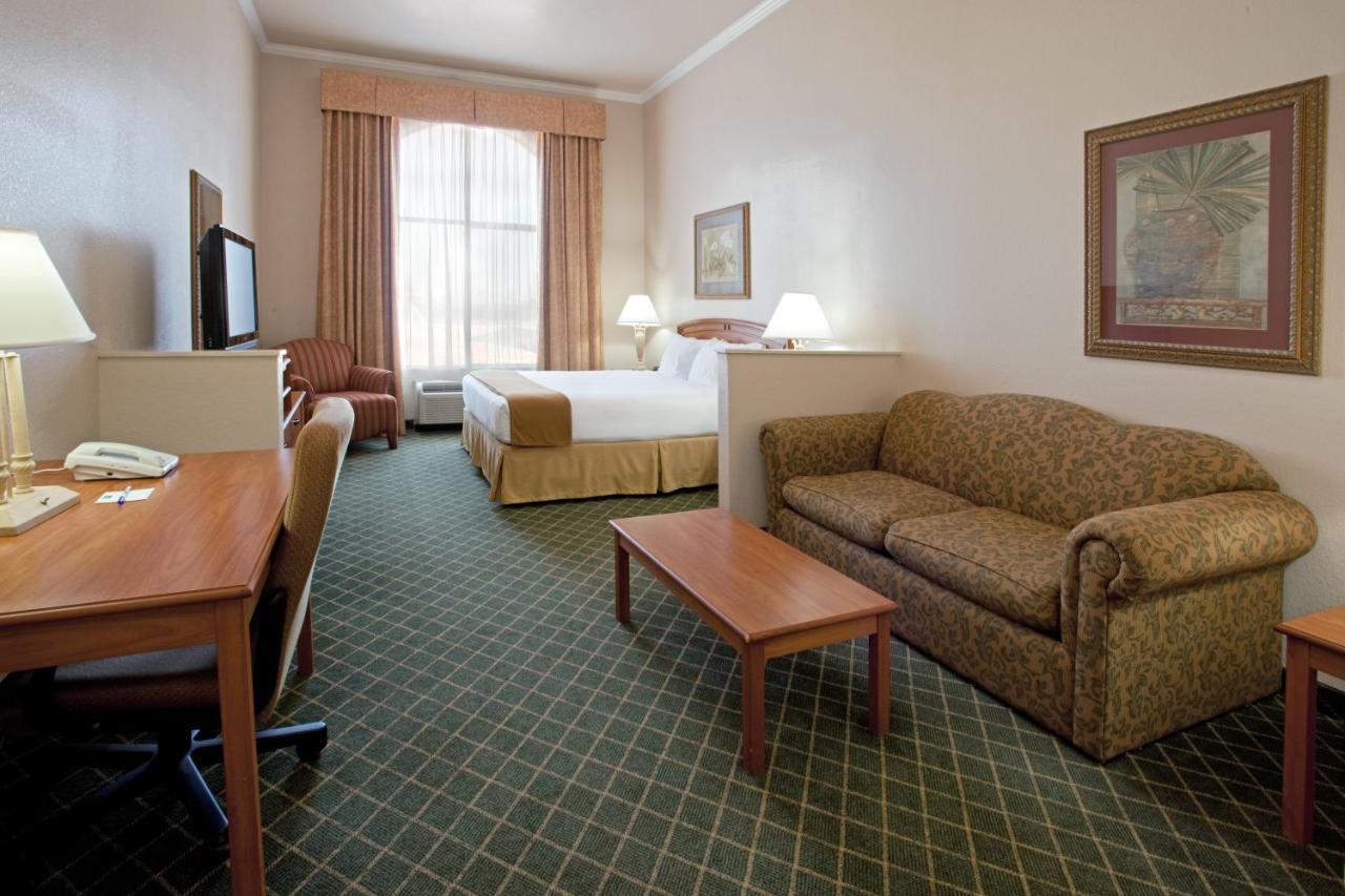 Holiday Inn Express & Suites Austin-(Nw) Hwy 620 & 183