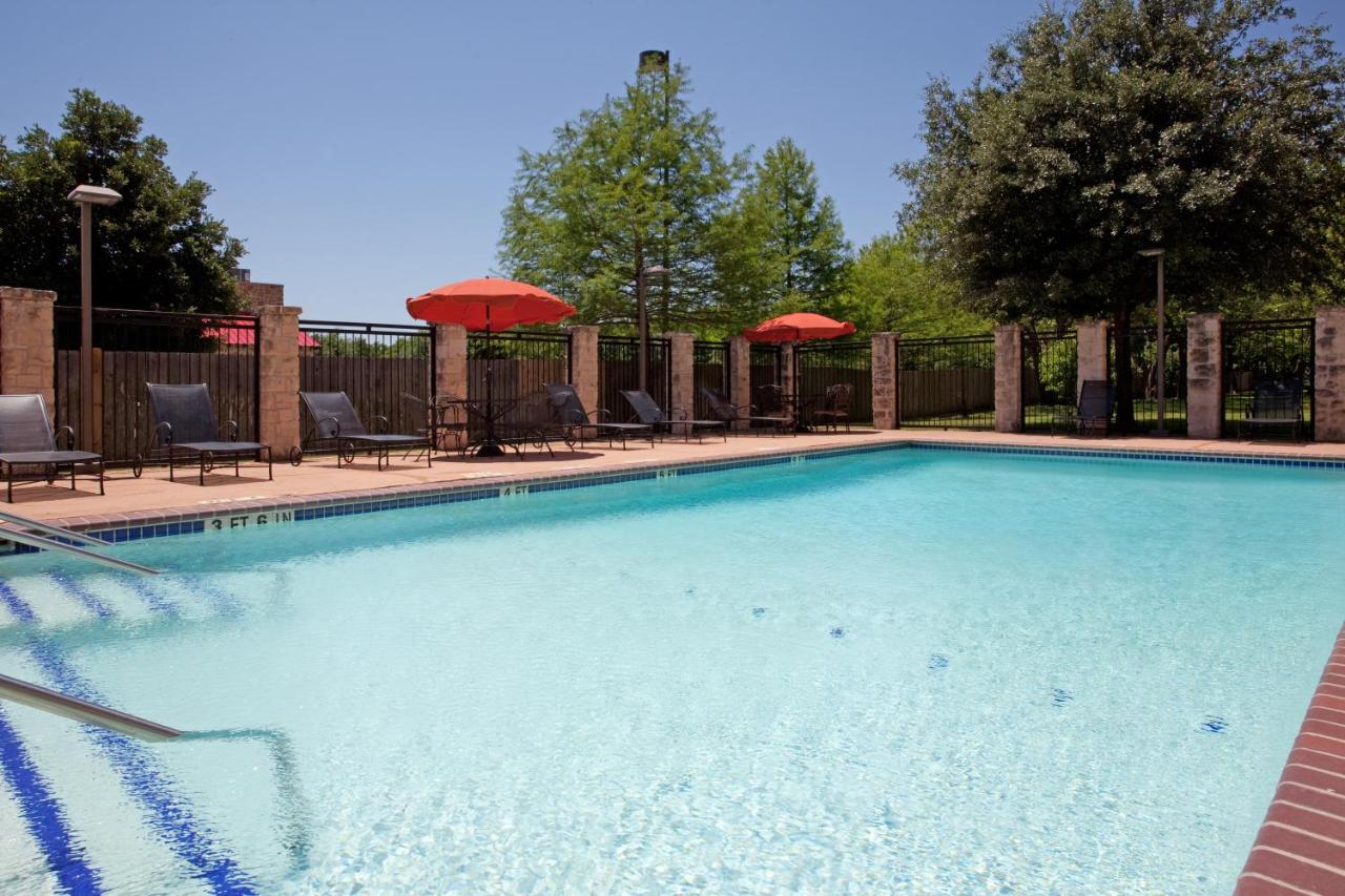 Holiday Inn Express & Suites Austin-(Nw) Hwy 620 & 183