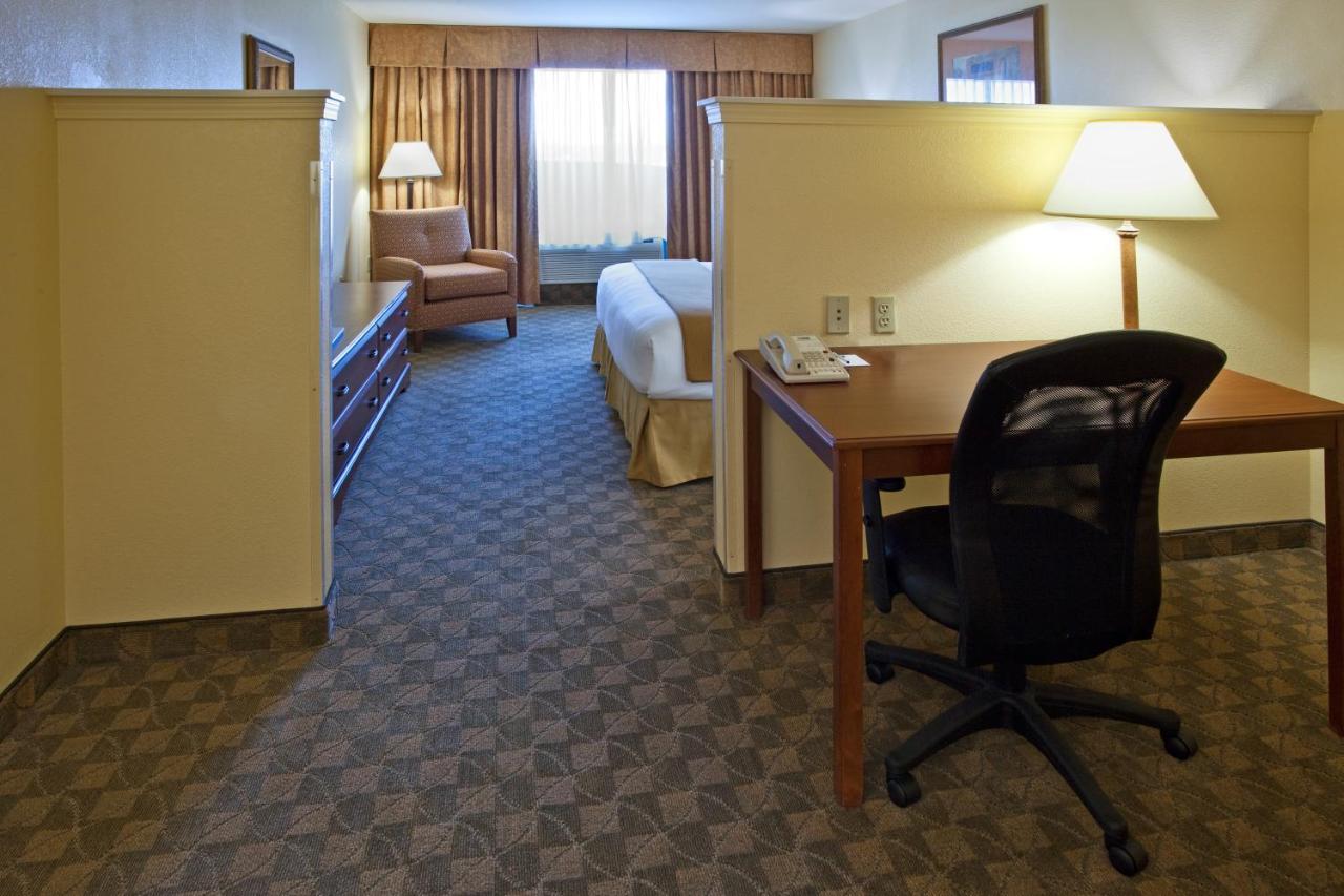 Holiday Inn Express Hotel & Suites Austin Sunset Valley