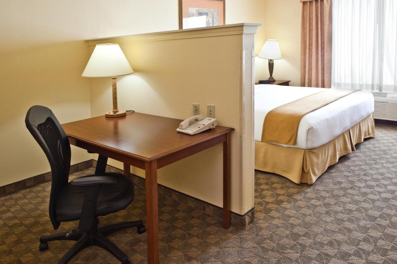 Holiday Inn Express Hotel & Suites Austin Sunset Valley