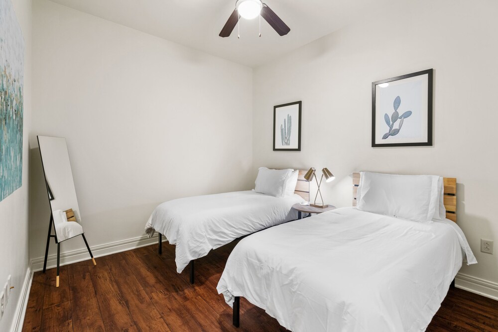 Kasa Austin Lady Bird Lake Apartments