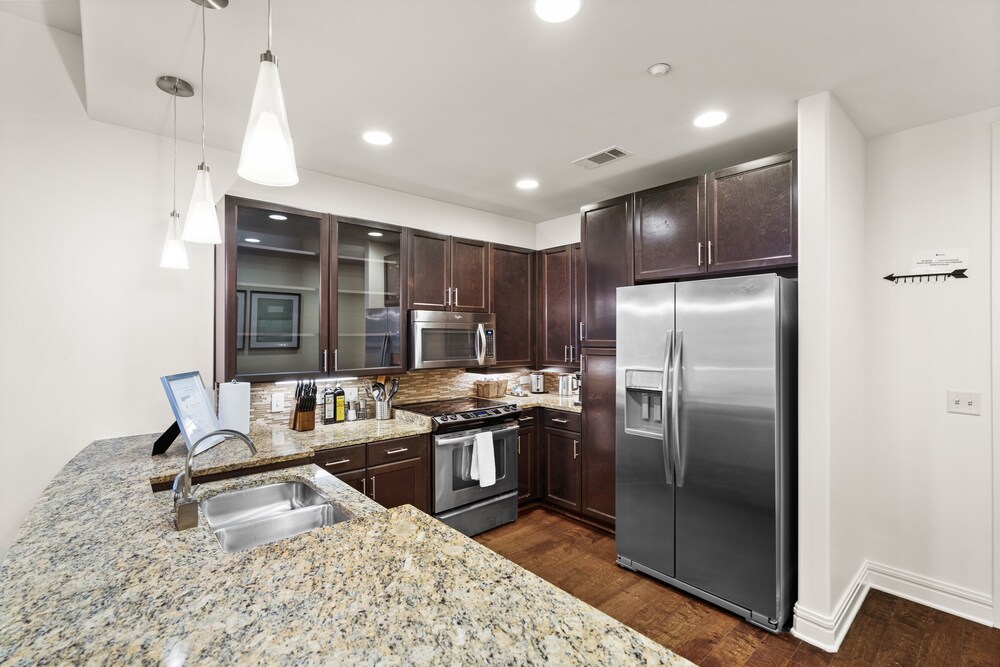 Kasa Austin Lady Bird Lake Apartments