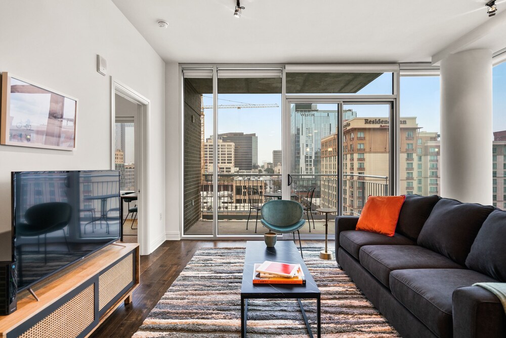 Kasa Austin Lady Bird Lake Apartments