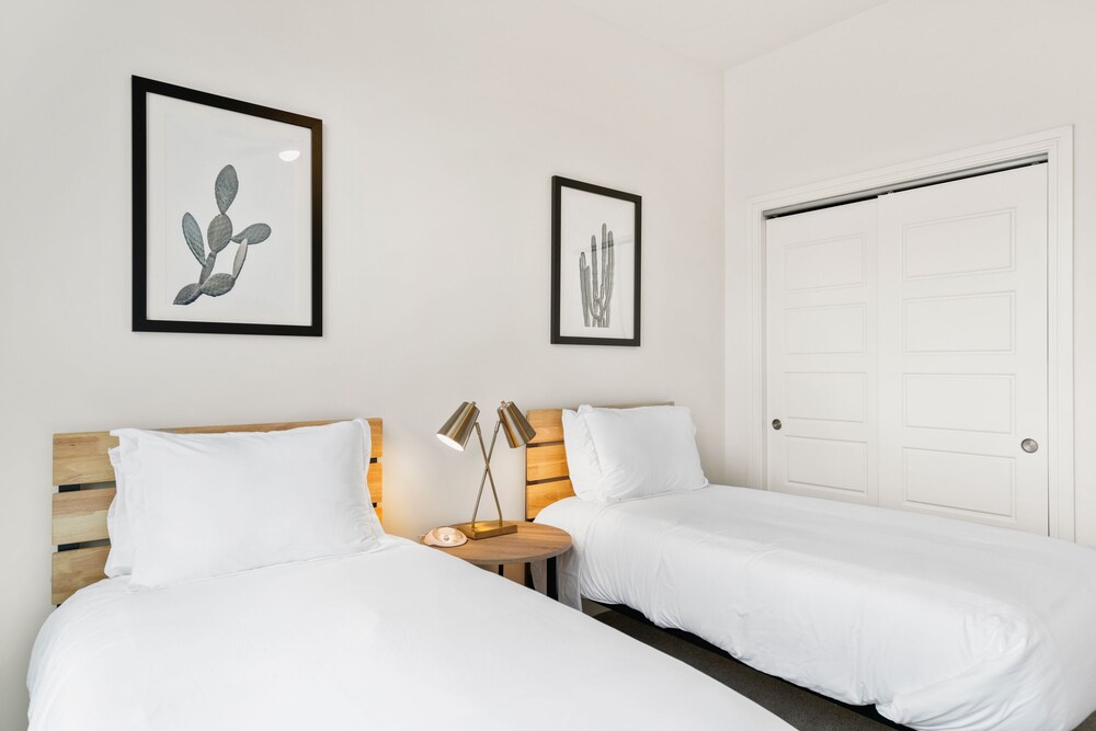 Kasa Austin Lady Bird Lake Apartments