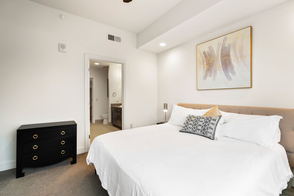 Kasa Austin Lady Bird Lake Apartments