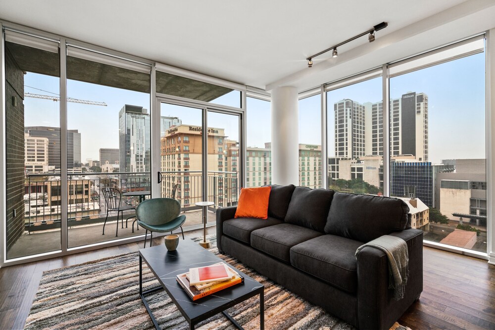 Kasa Austin Lady Bird Lake Apartments