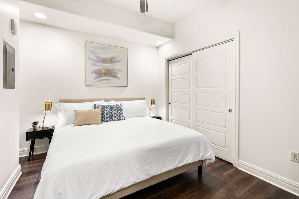Kasa Austin Lady Bird Lake Apartments