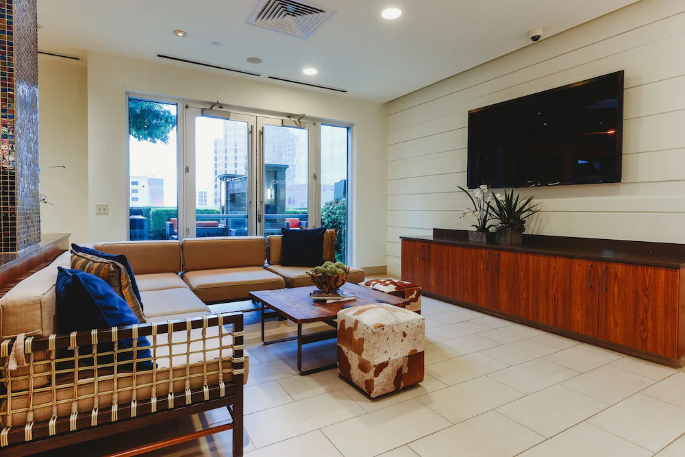 Kasa Austin Lady Bird Lake Apartments