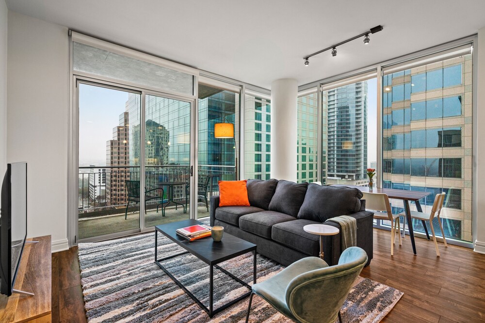 Kasa Austin Lady Bird Lake Apartments