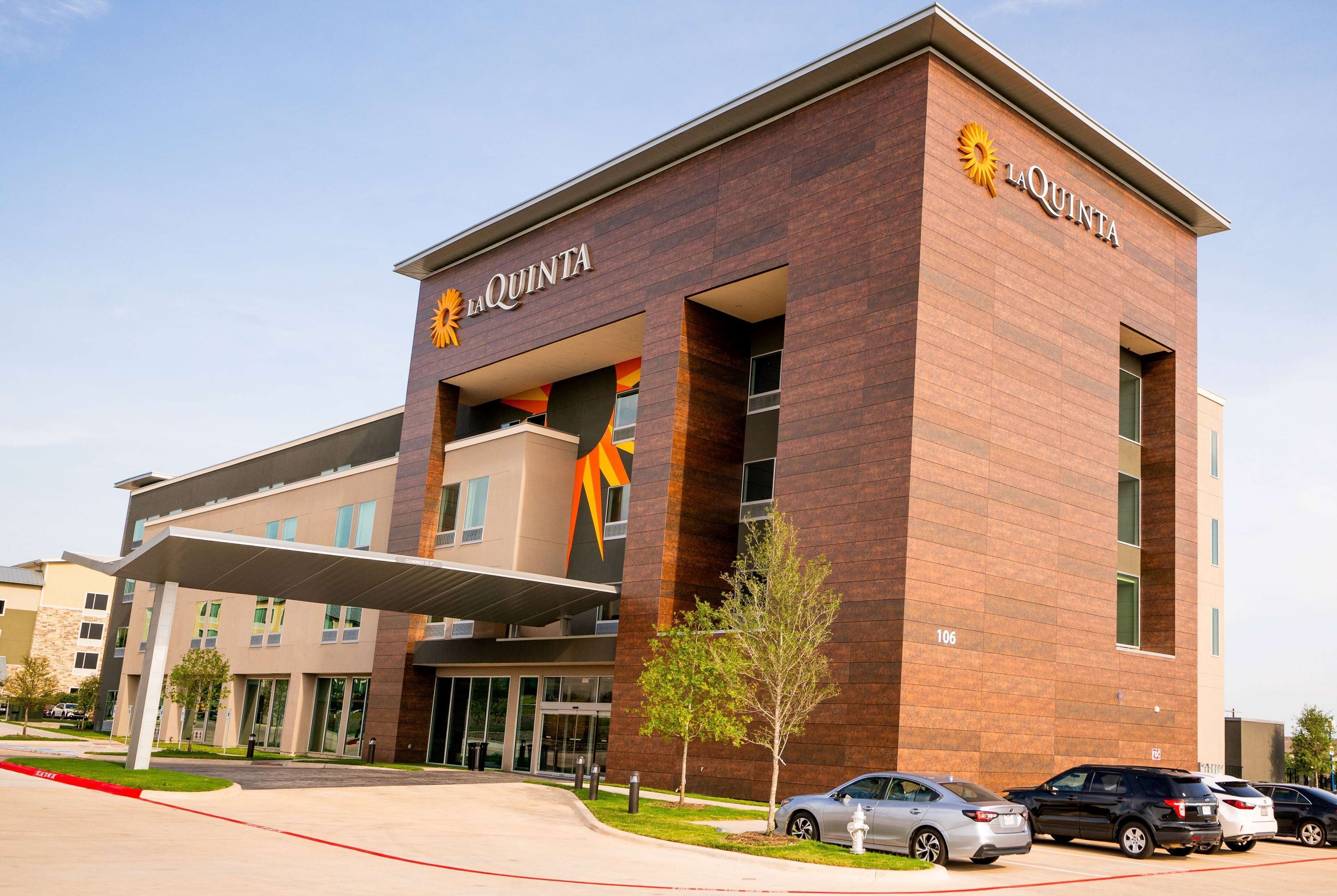 La Quinta Inn & Suites by Wyndham Austin Parmer/Tech Ridge