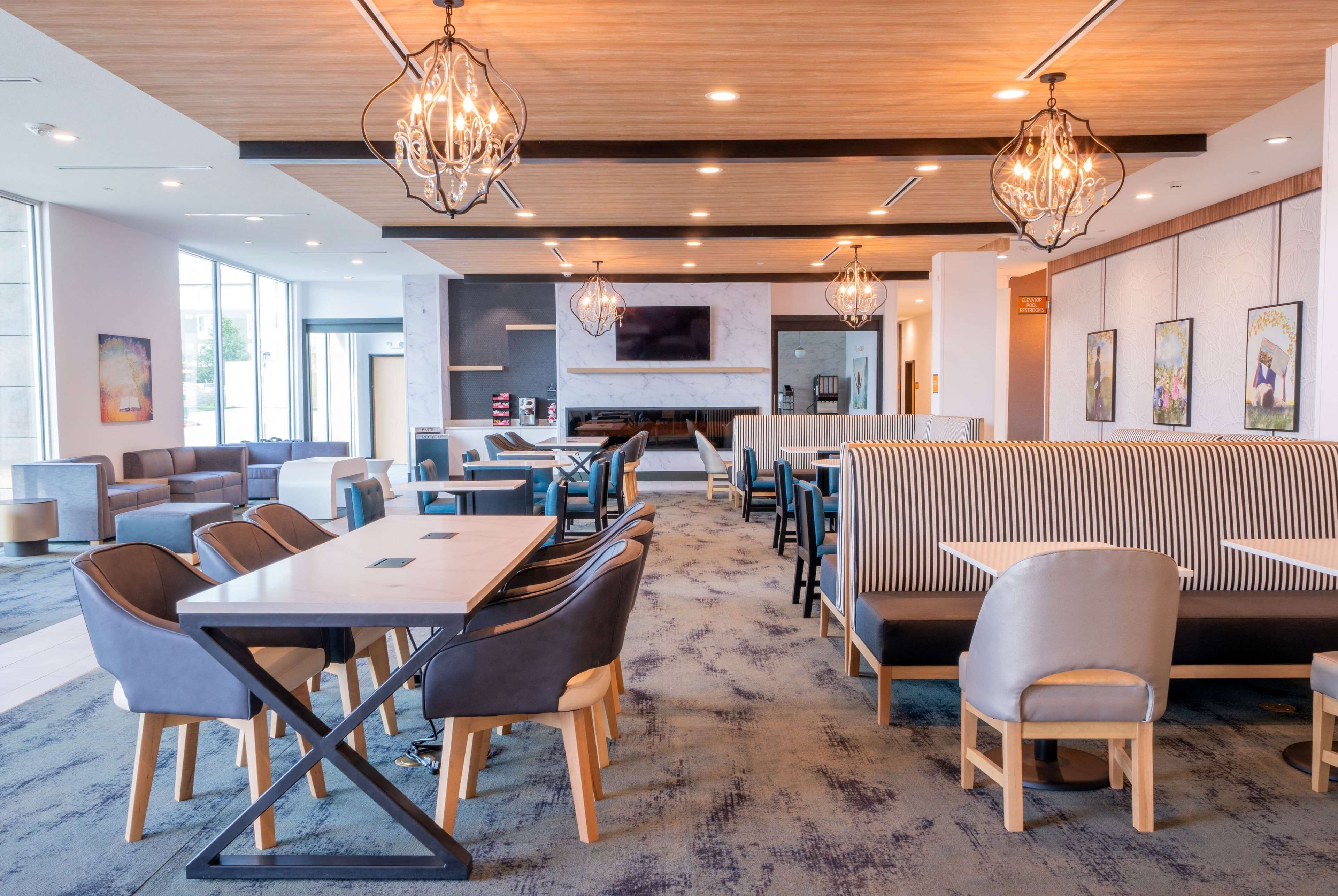 La Quinta Inn & Suites by Wyndham Austin Parmer/Tech Ridge