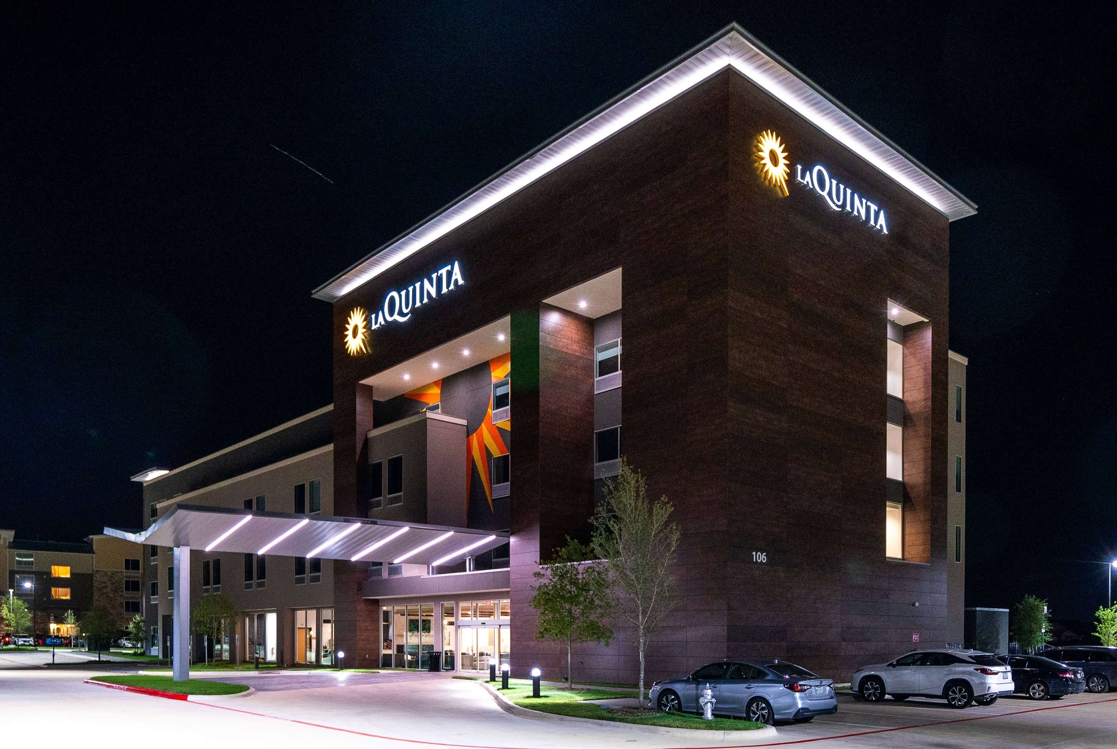 La Quinta Inn & Suites by Wyndham Austin Parmer/Tech Ridge