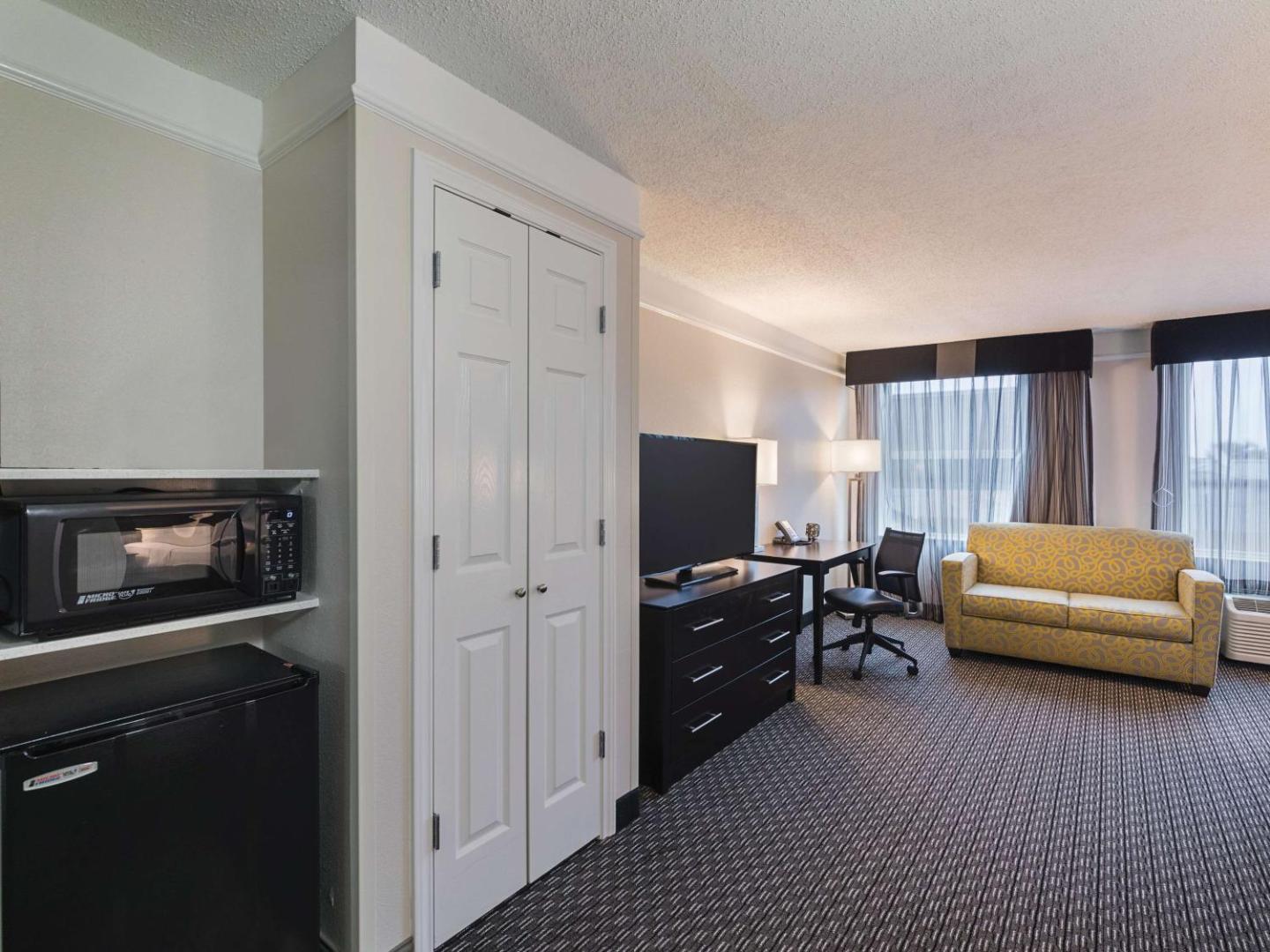 La Quinta Inn & Suites by Wyndham Austin Round Rock