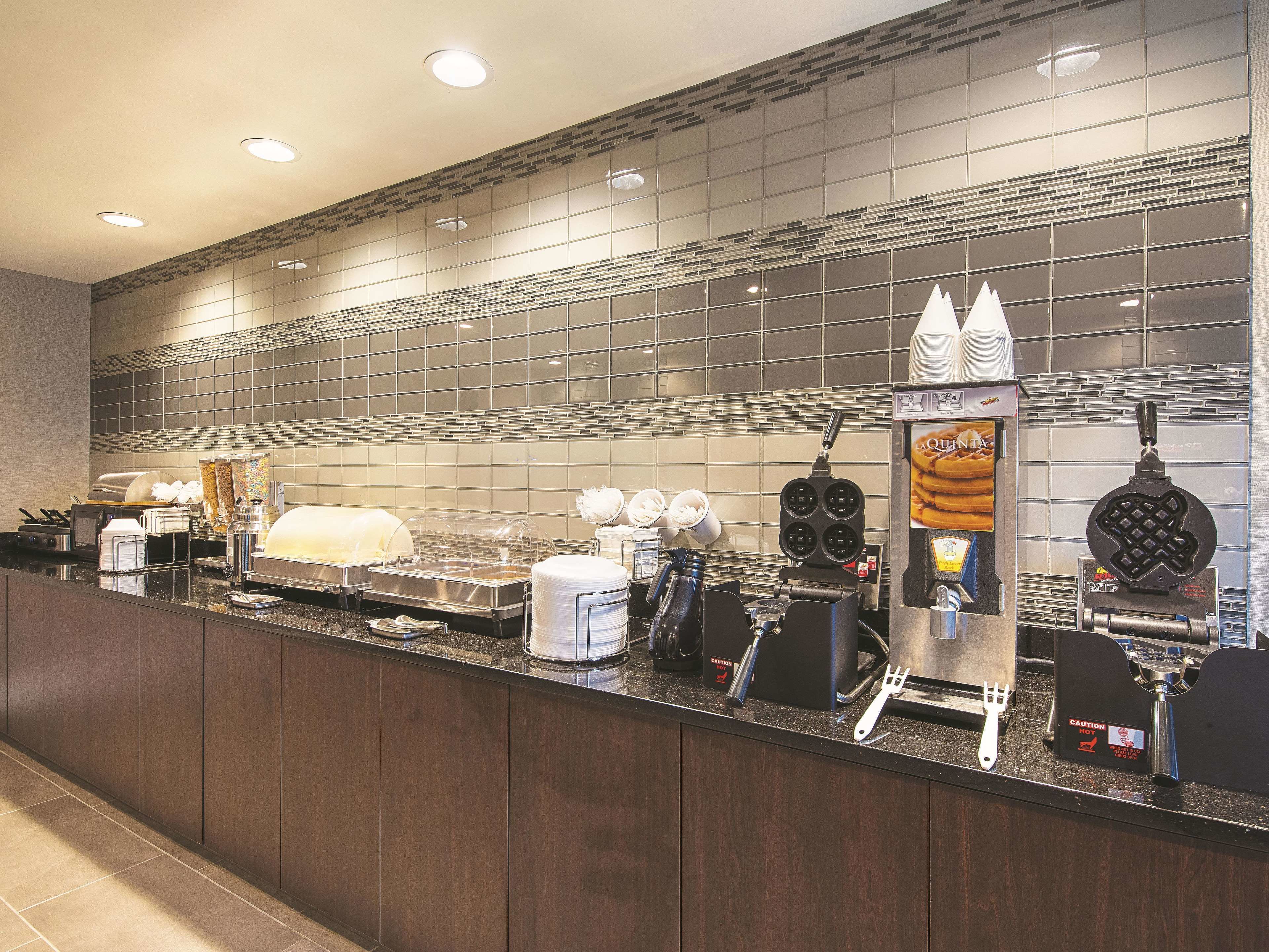 La Quinta Inn & Suites by Wyndham Austin Round Rock