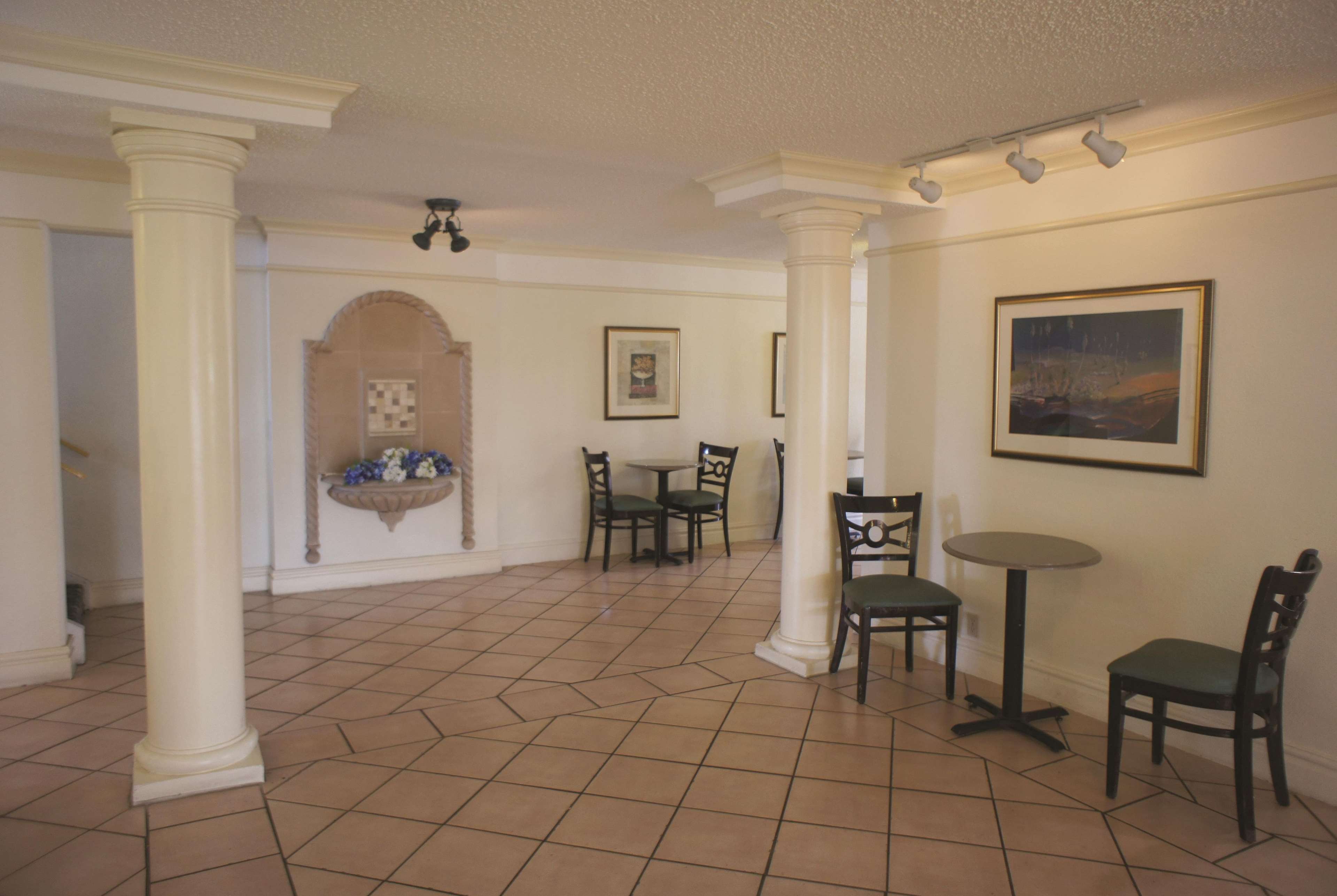 Baymont by Wyndham Austin University Area