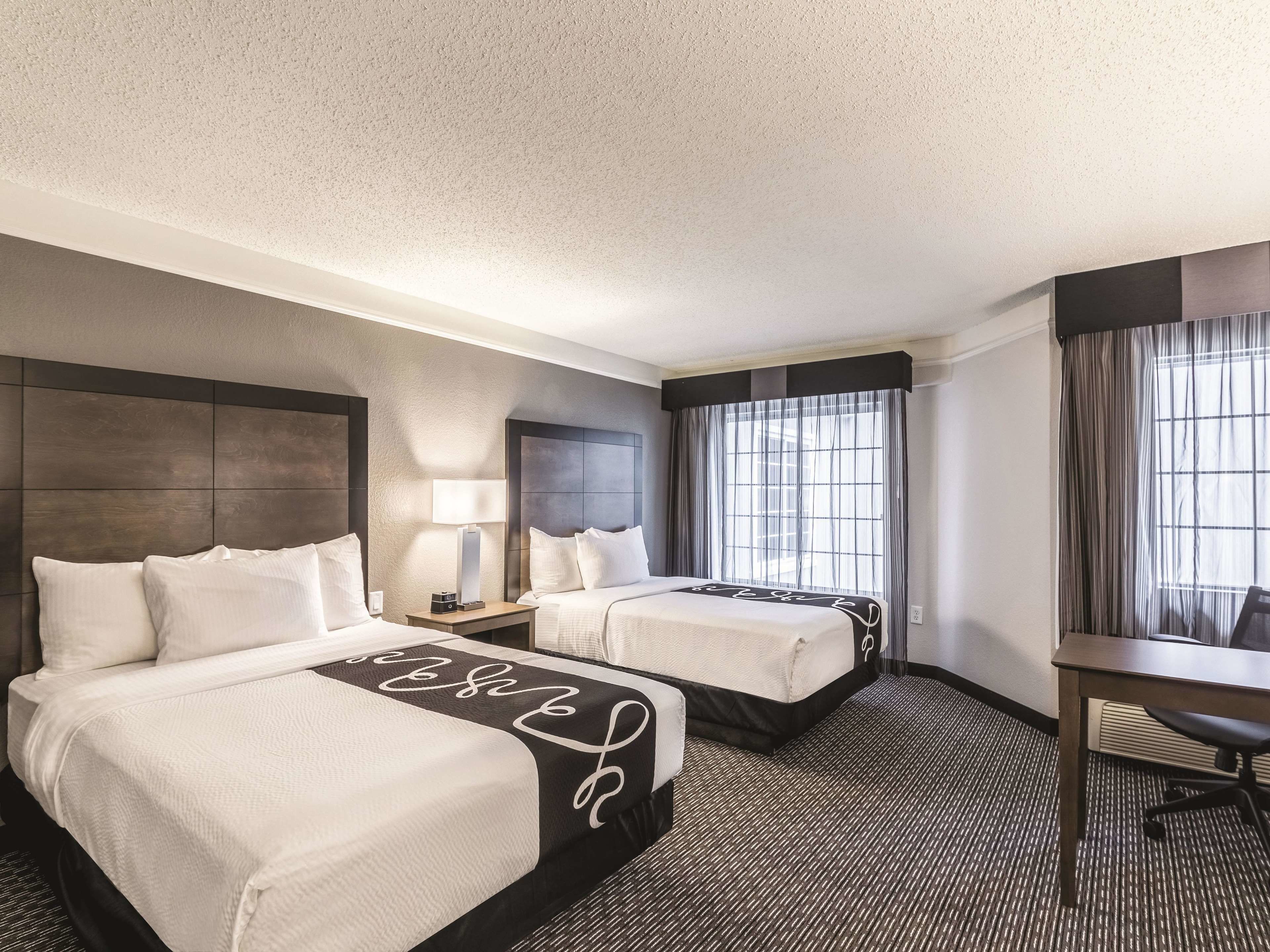 La Quinta Inn & Suites by Wyndham Austin Near The Domain