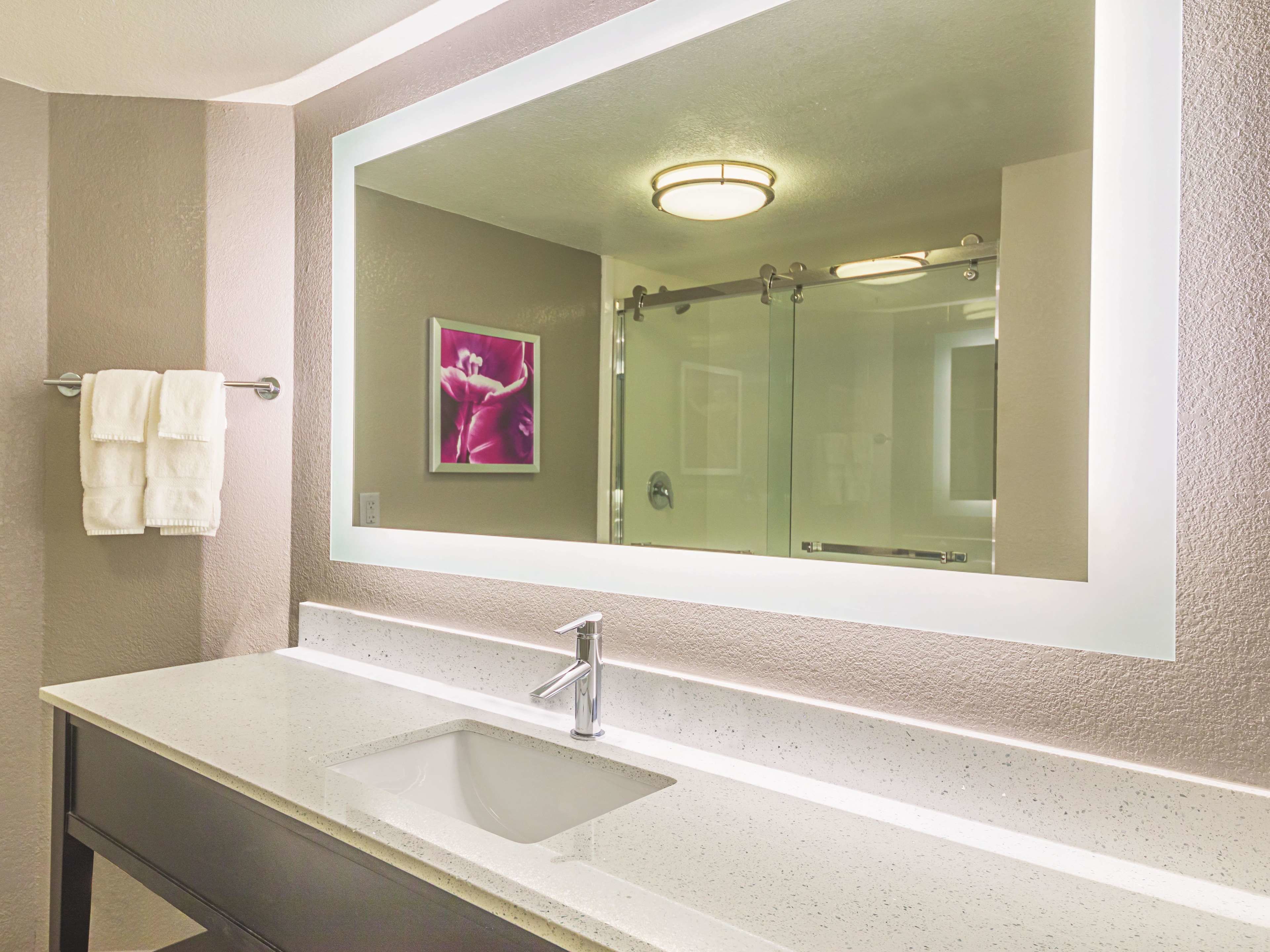 La Quinta Inn & Suites by Wyndham Austin Near The Domain