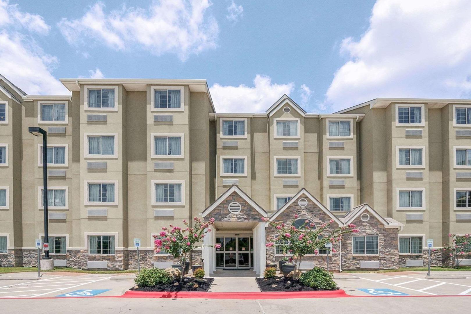 Microtel Inn and Suites by Wyndham Austin Airport