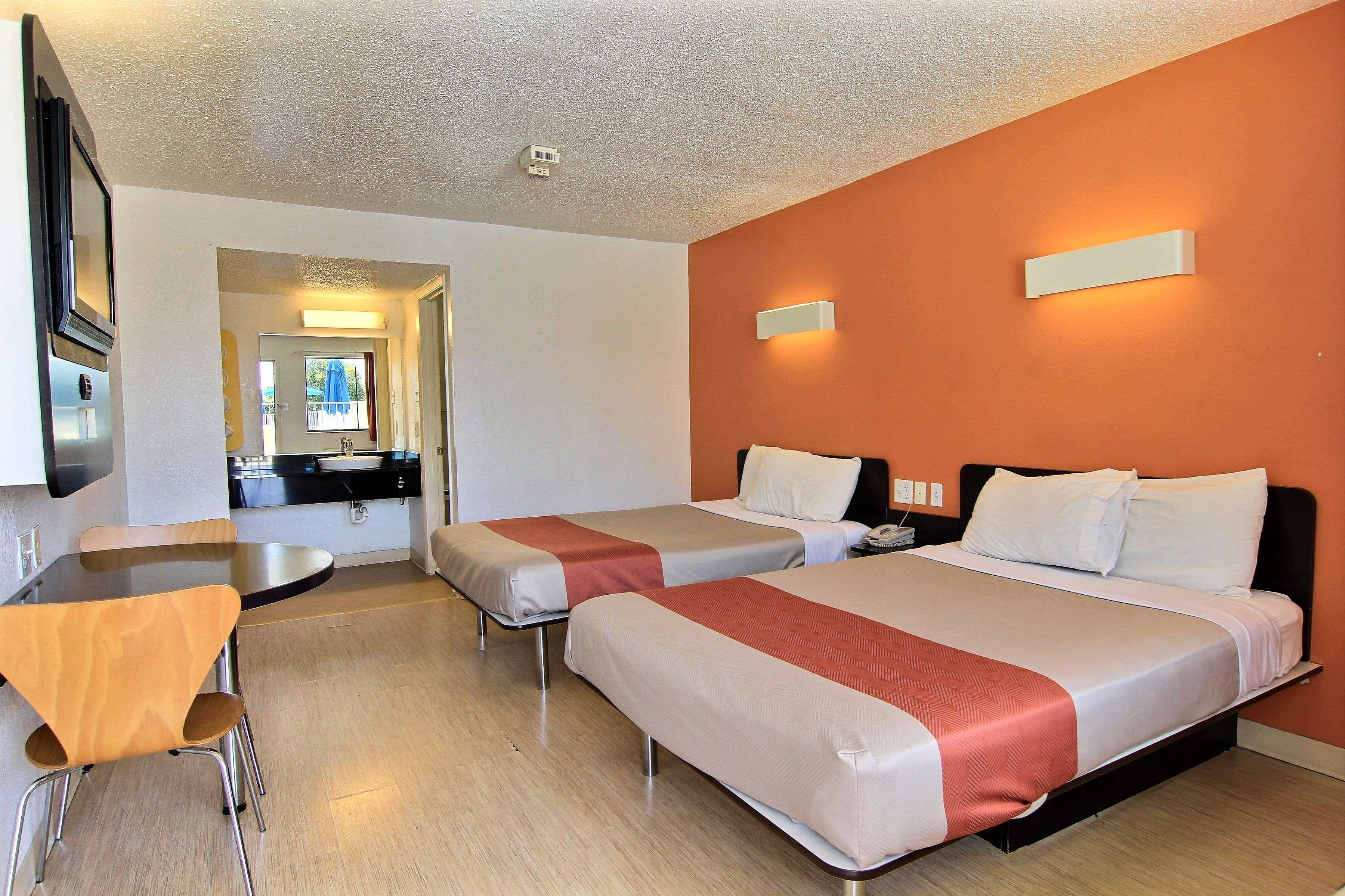 Motel 6 Austin Central - North