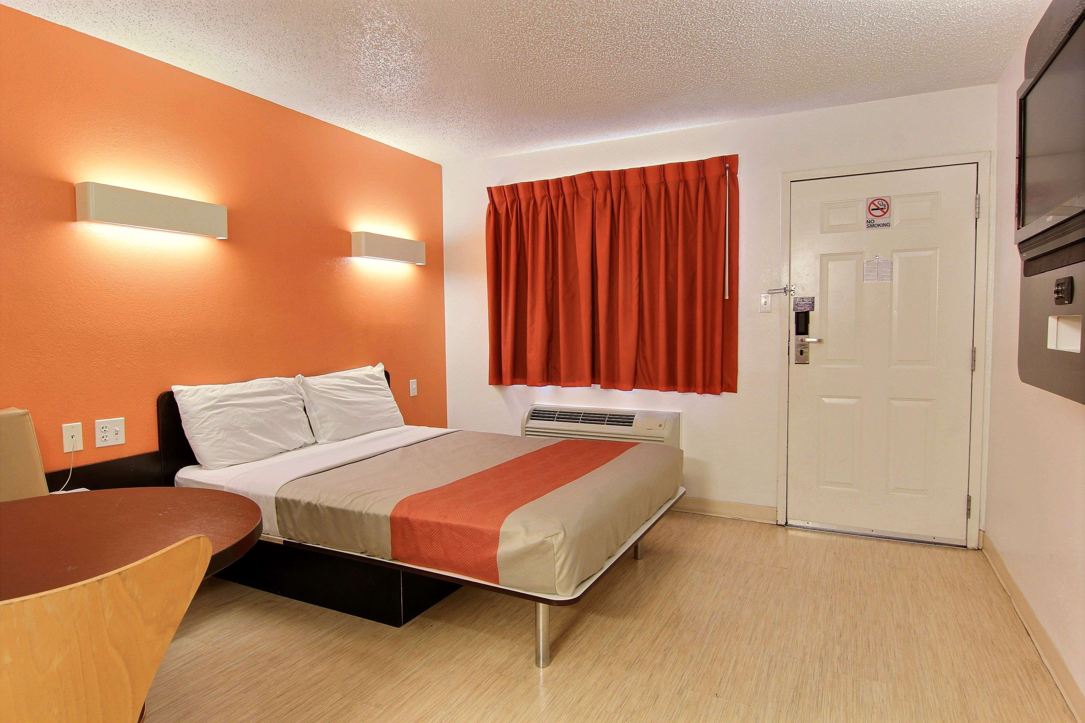 Motel 6 Austin Central - North