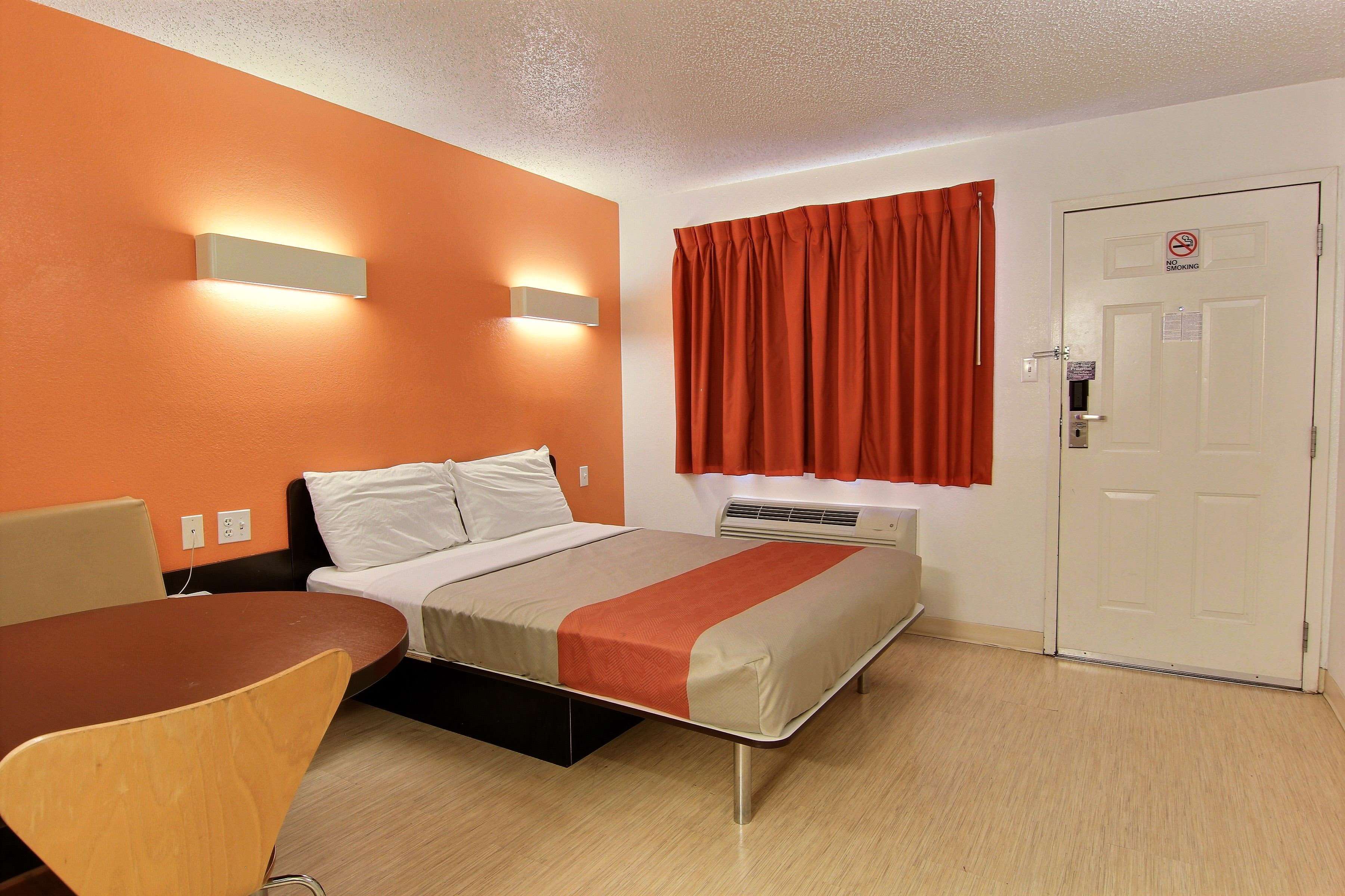 Motel 6 Austin Central - North