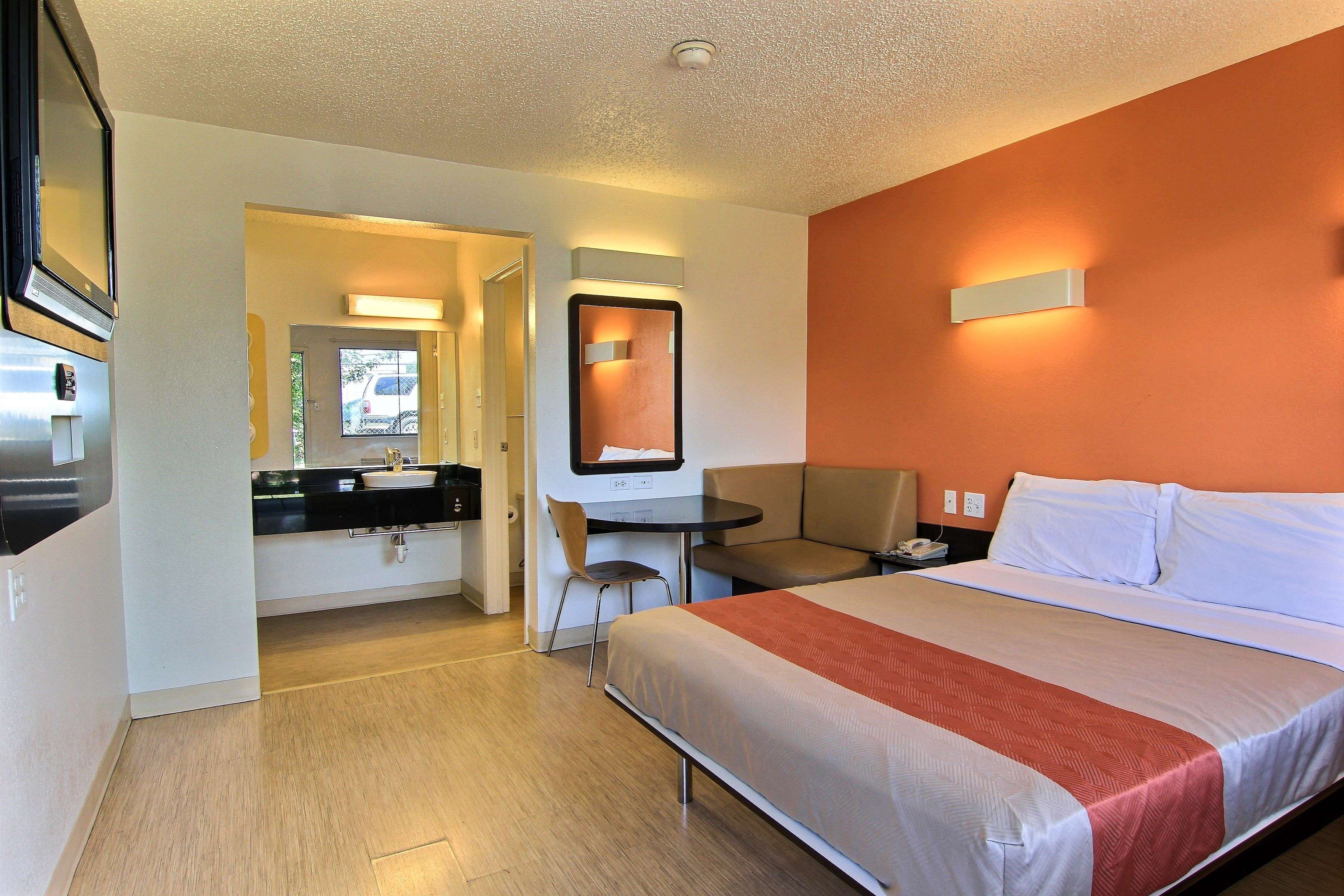 Motel 6 Austin Central - North