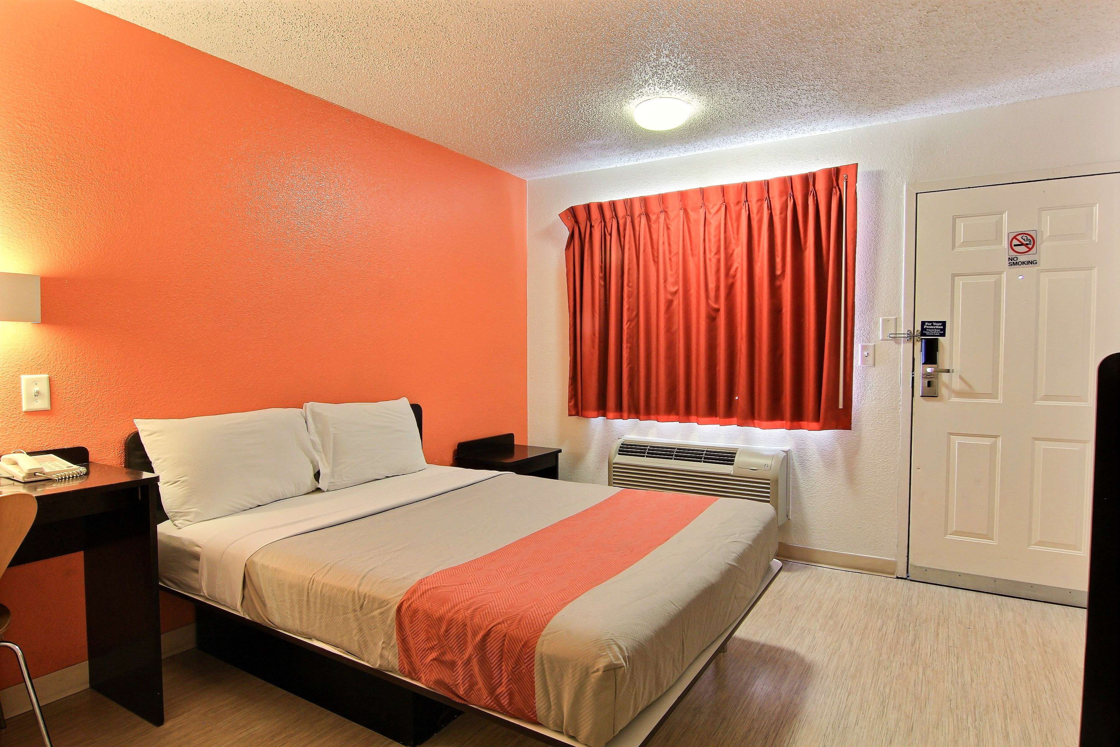 Motel 6 Austin Central - North