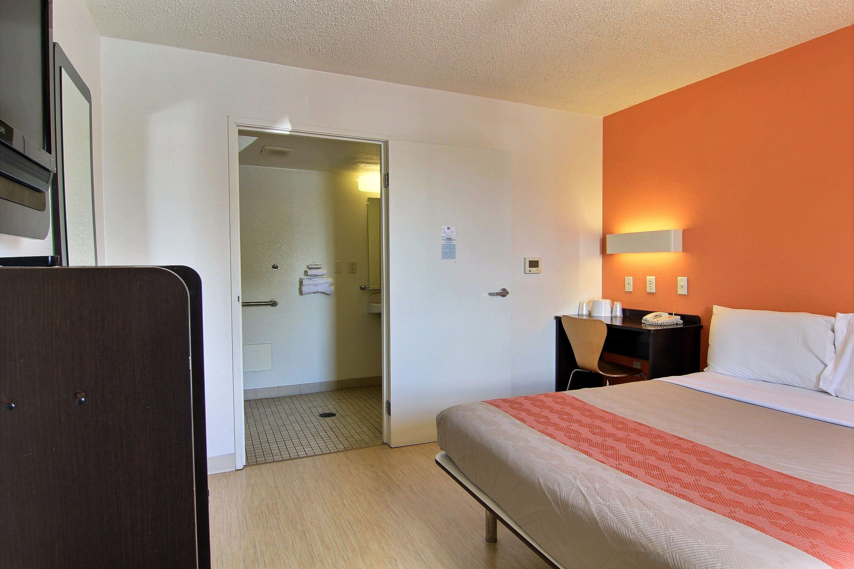Motel 6 Austin Central - North