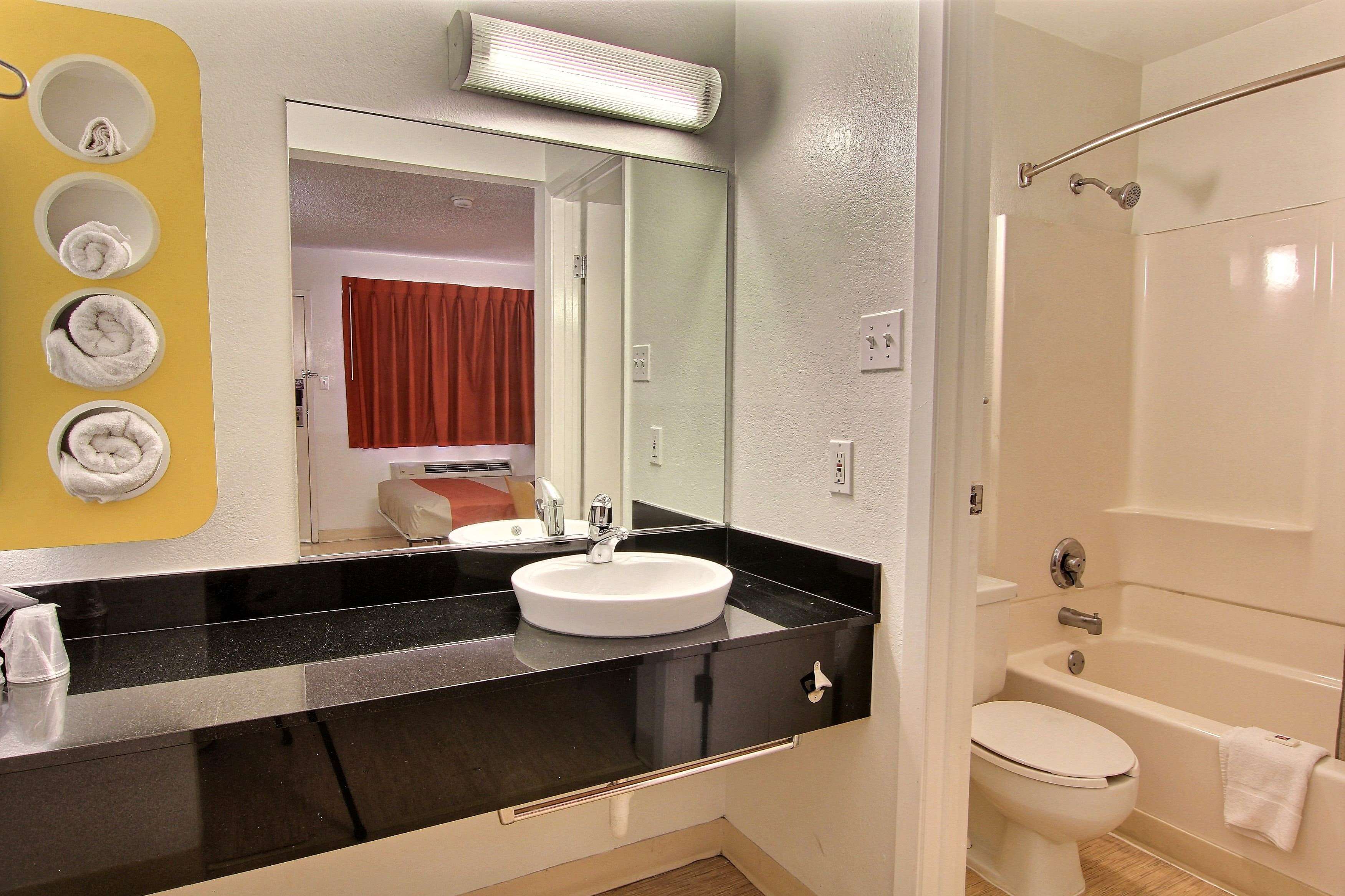 Motel 6 Austin Central - North