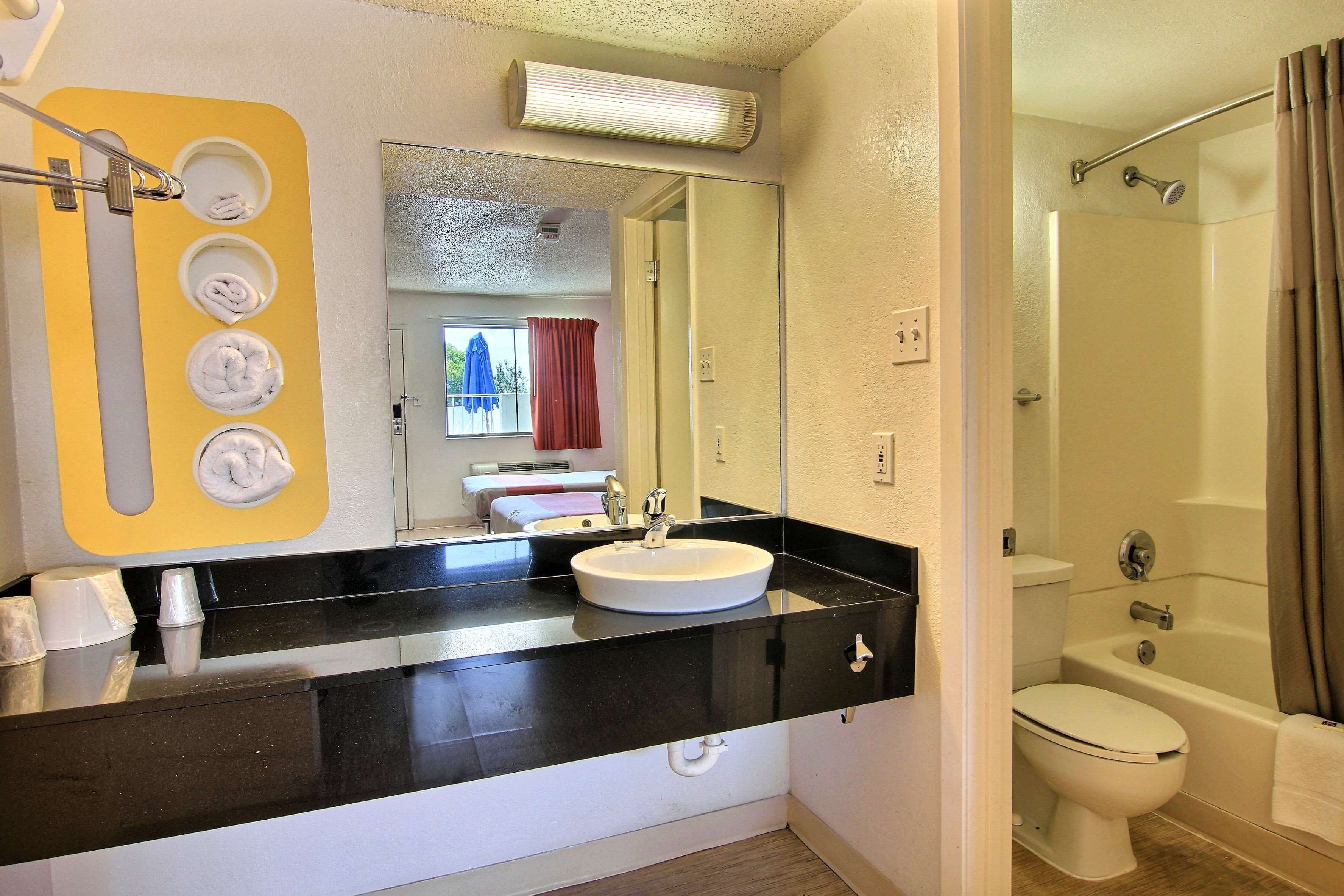 Motel 6 Austin Central - North