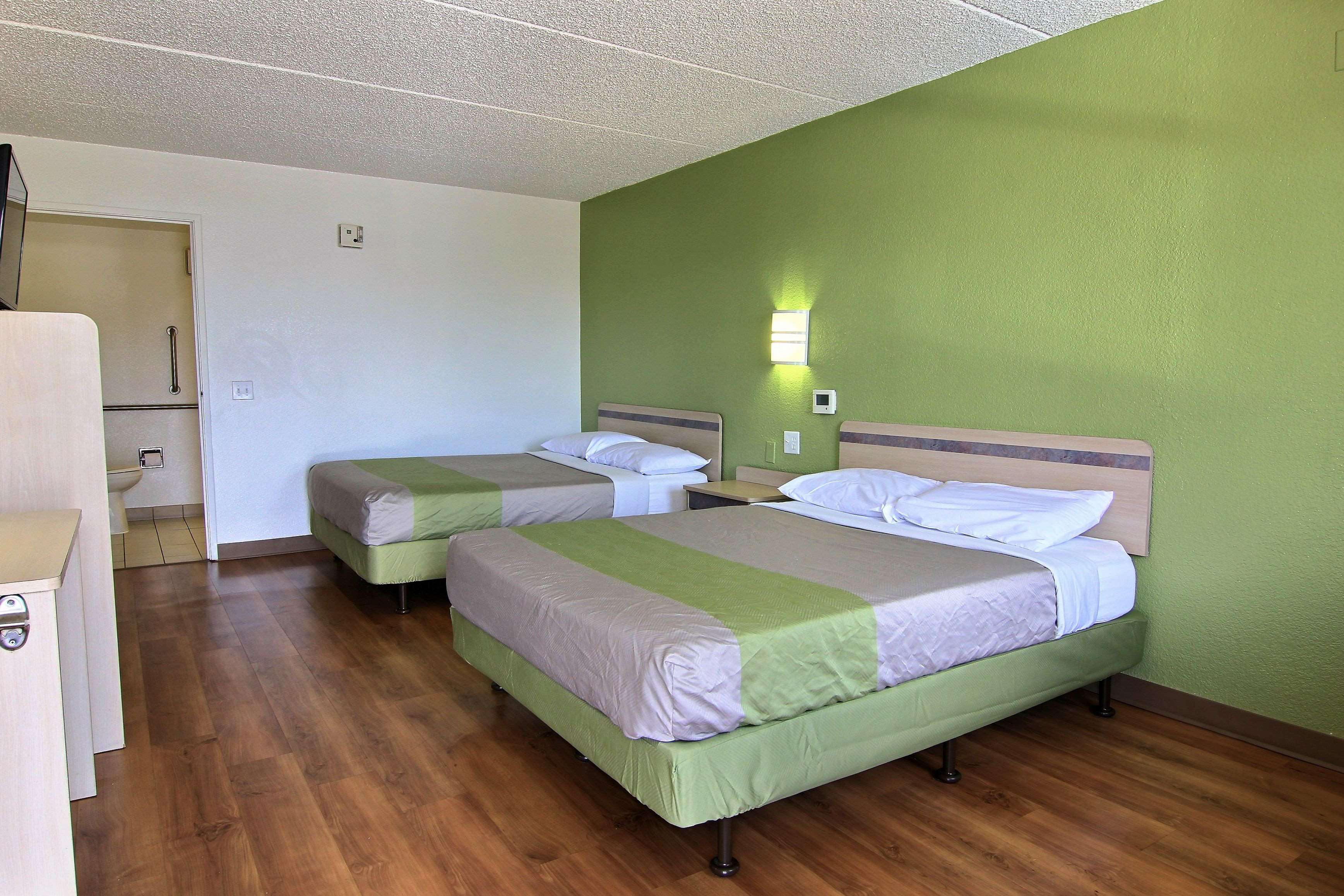 Motel 6 Austin Central - South/Univ. of TX