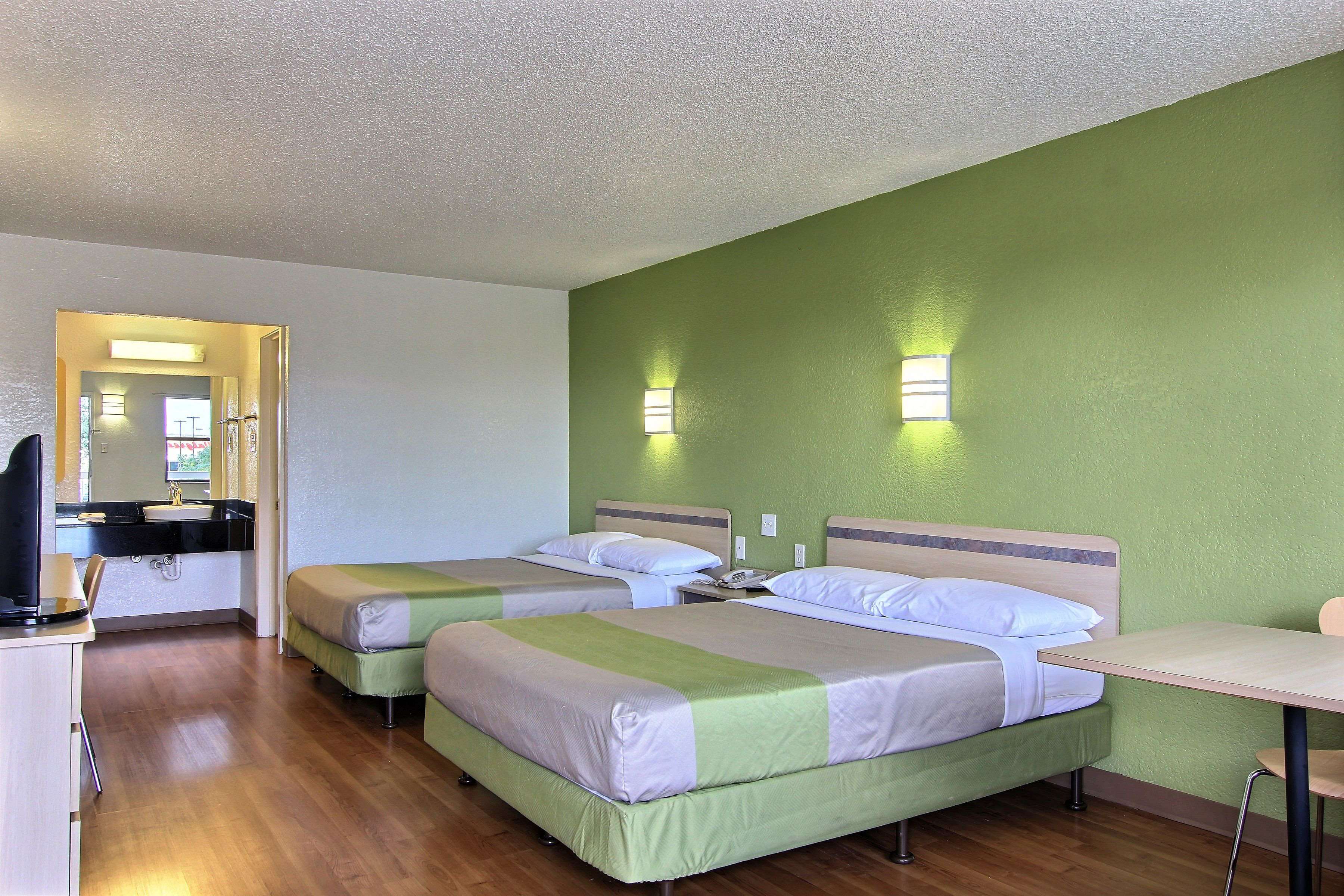 Motel 6 Austin Central - South/Univ. of TX