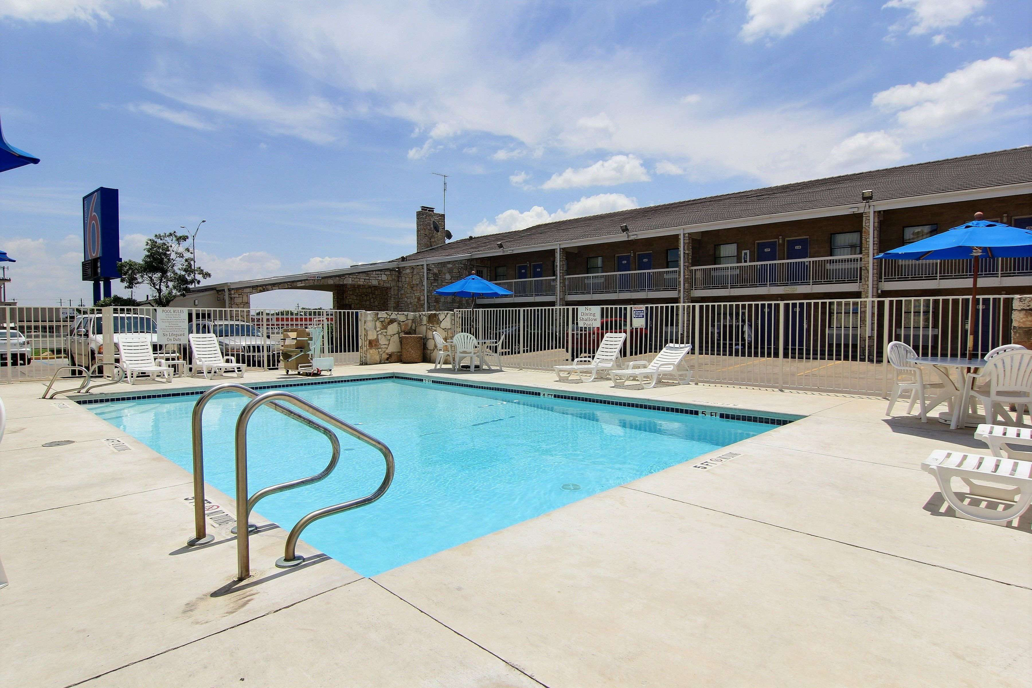 Motel 6 Austin Central - South/Univ. of TX