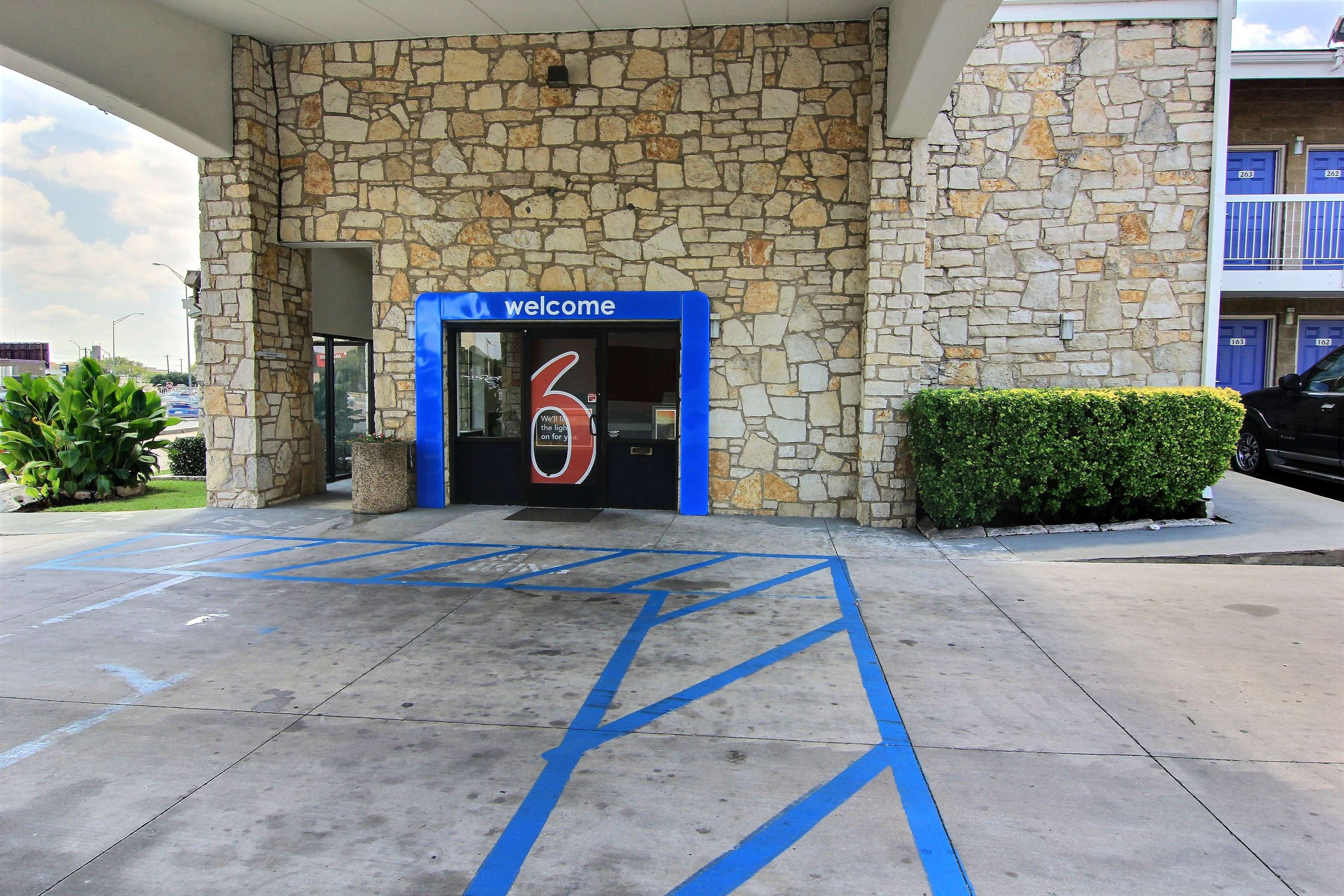 Motel 6 Austin Central - South/Univ. of TX