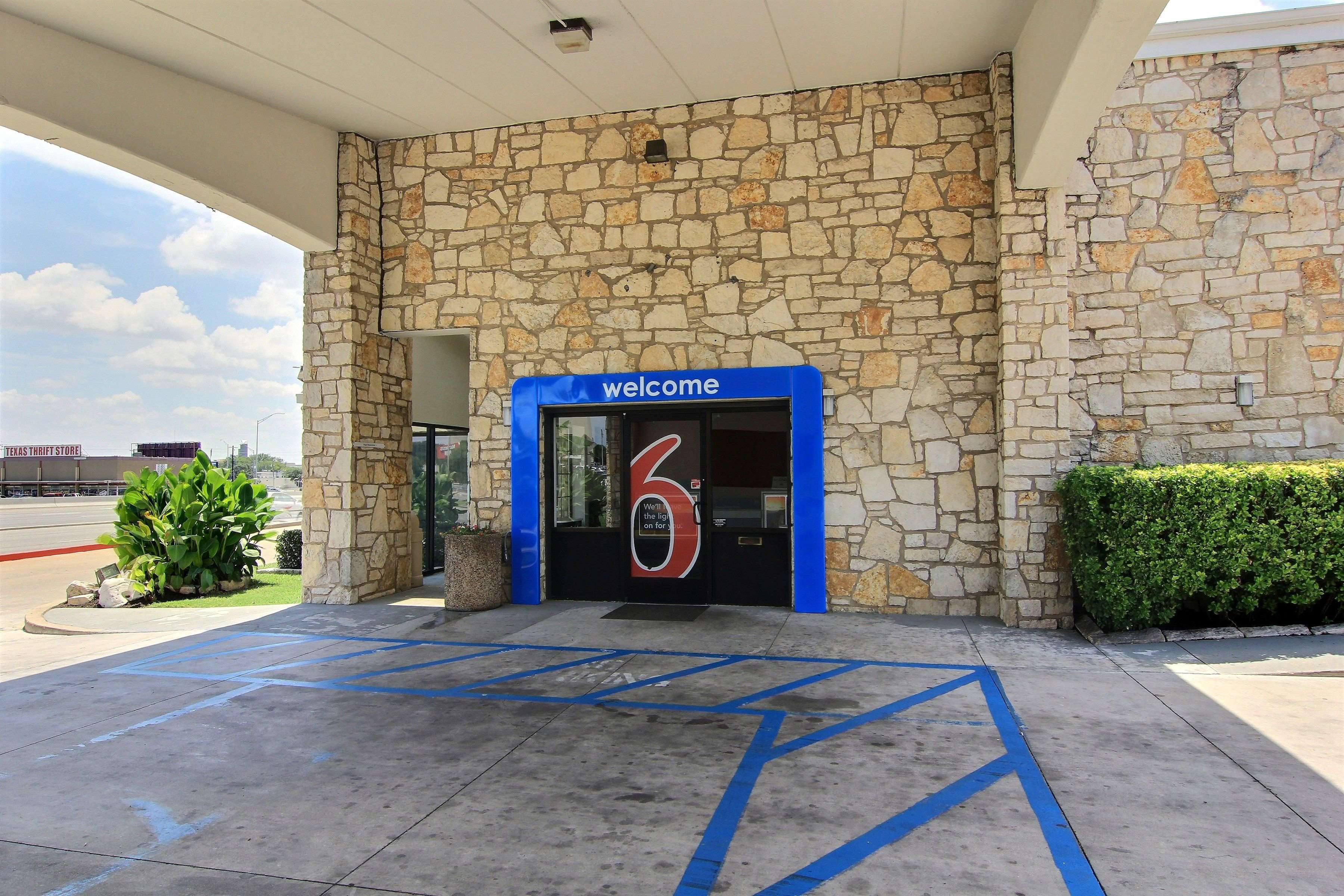 Motel 6 Austin Central - South/Univ. of TX