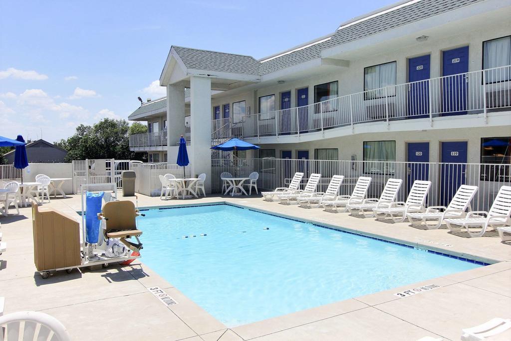 Motel 6 Austin Central - North