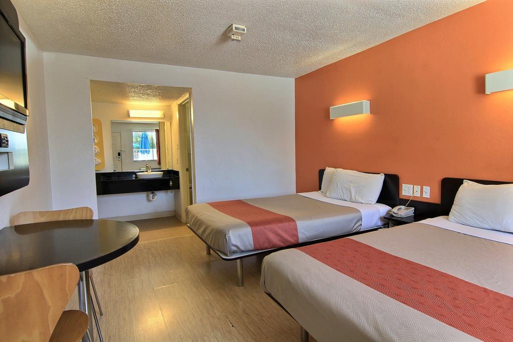 Motel 6 Austin Central - North
