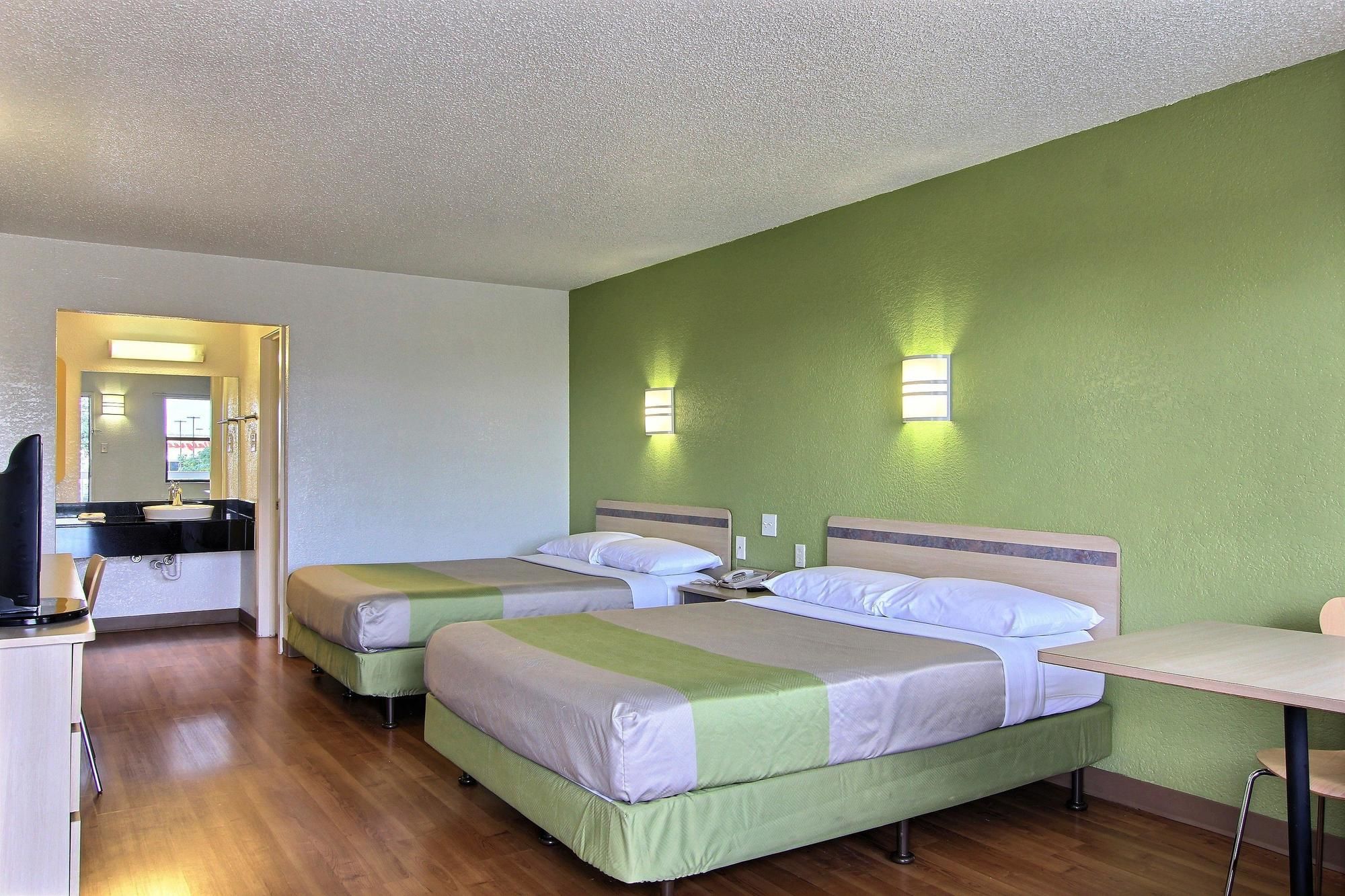 Motel 6 Austin Central - South/Univ. of TX