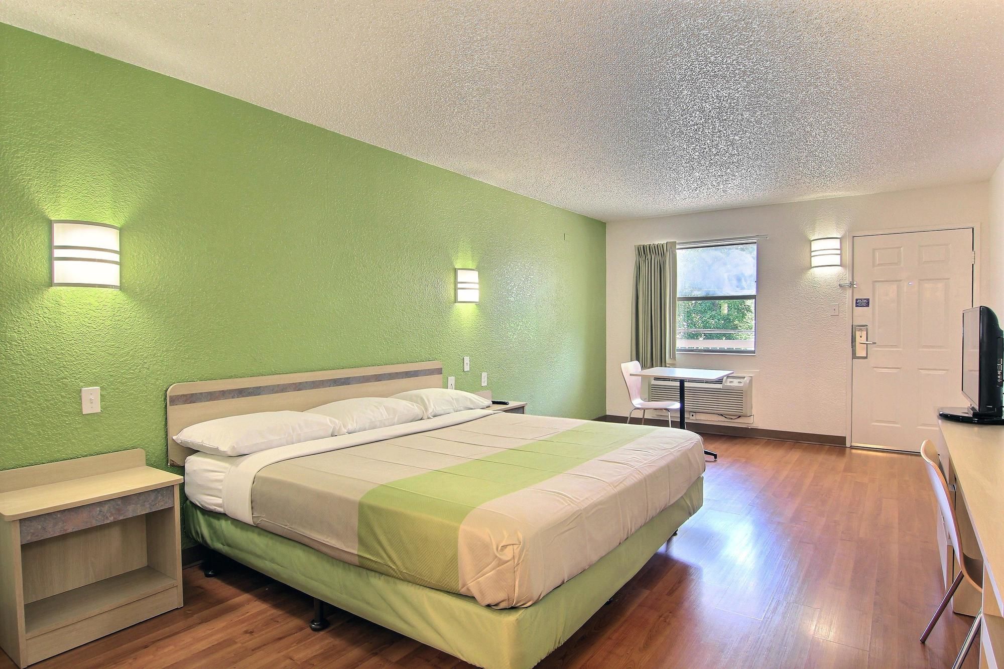 Motel 6 Austin Central - South/Univ. of TX