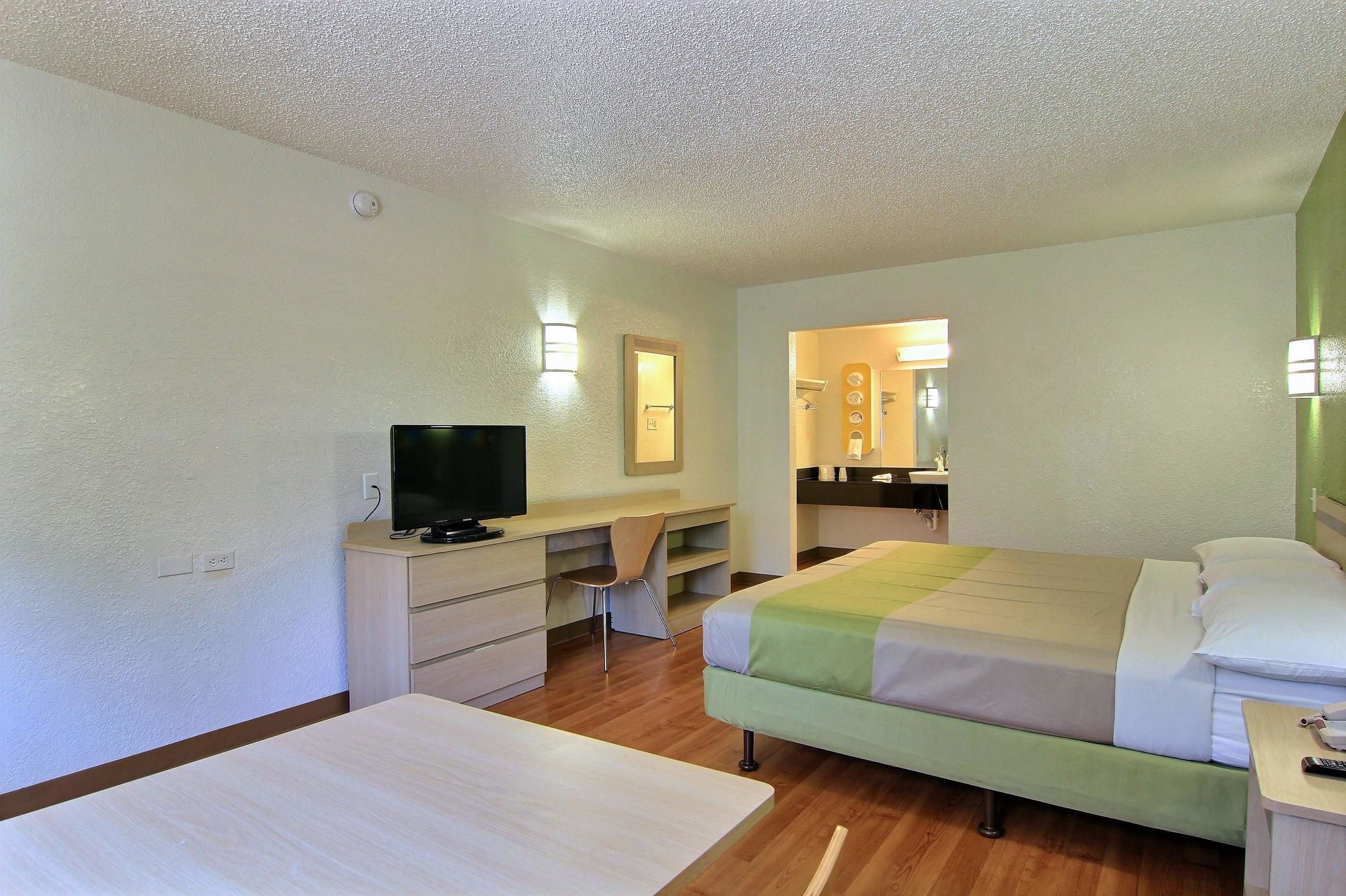 Motel 6 Austin Central - South/Univ. of TX