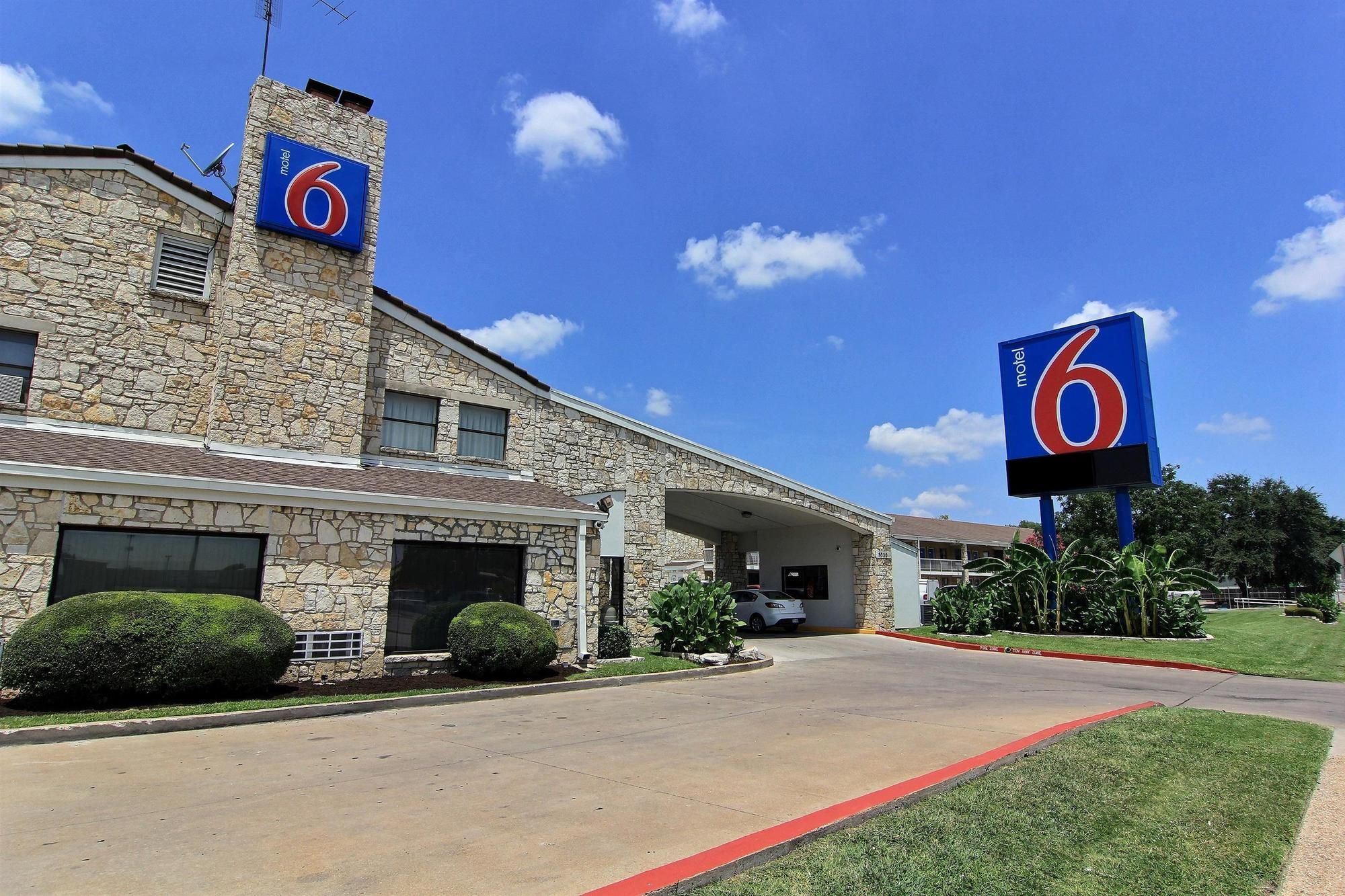 Motel 6 Austin Central - South/Univ. of TX